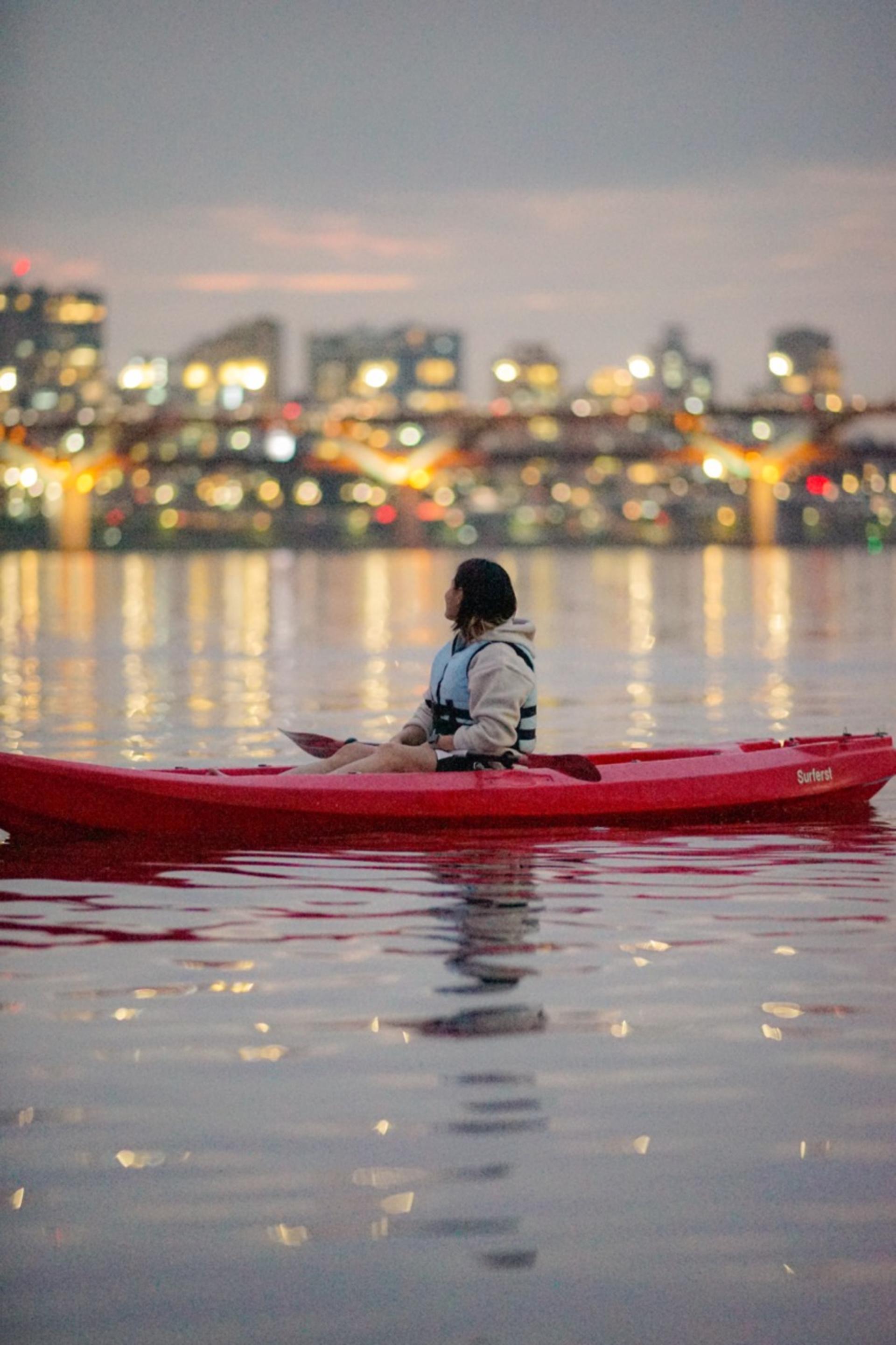 Kayak & Paddleboard Adventure on the Han River in Seoul - Thumbnail 11