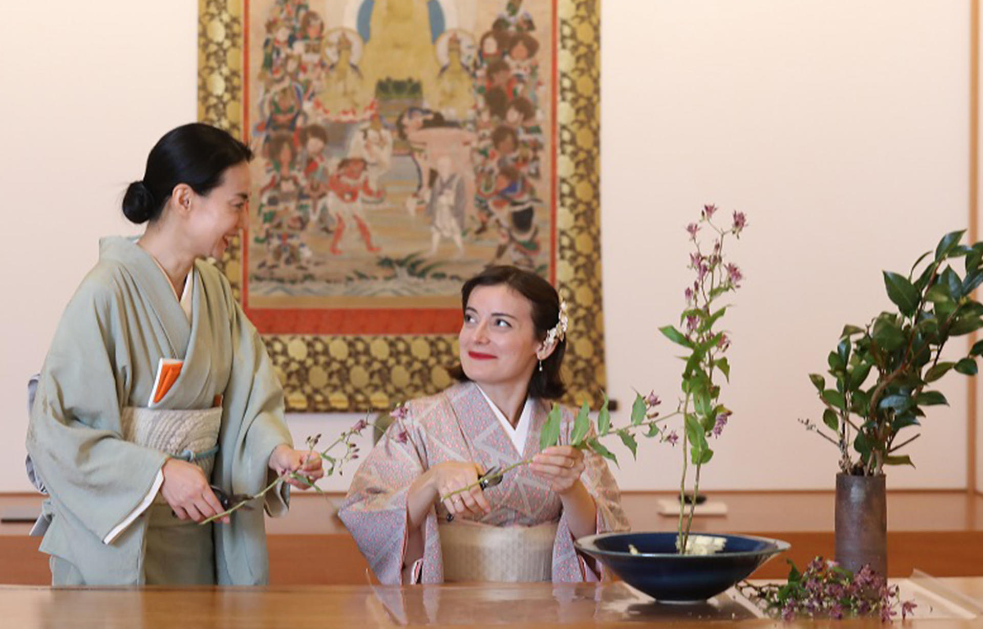 Luxury Ikebana Experience in Tokyo - Create Your Japanese Flower Art - Image 1