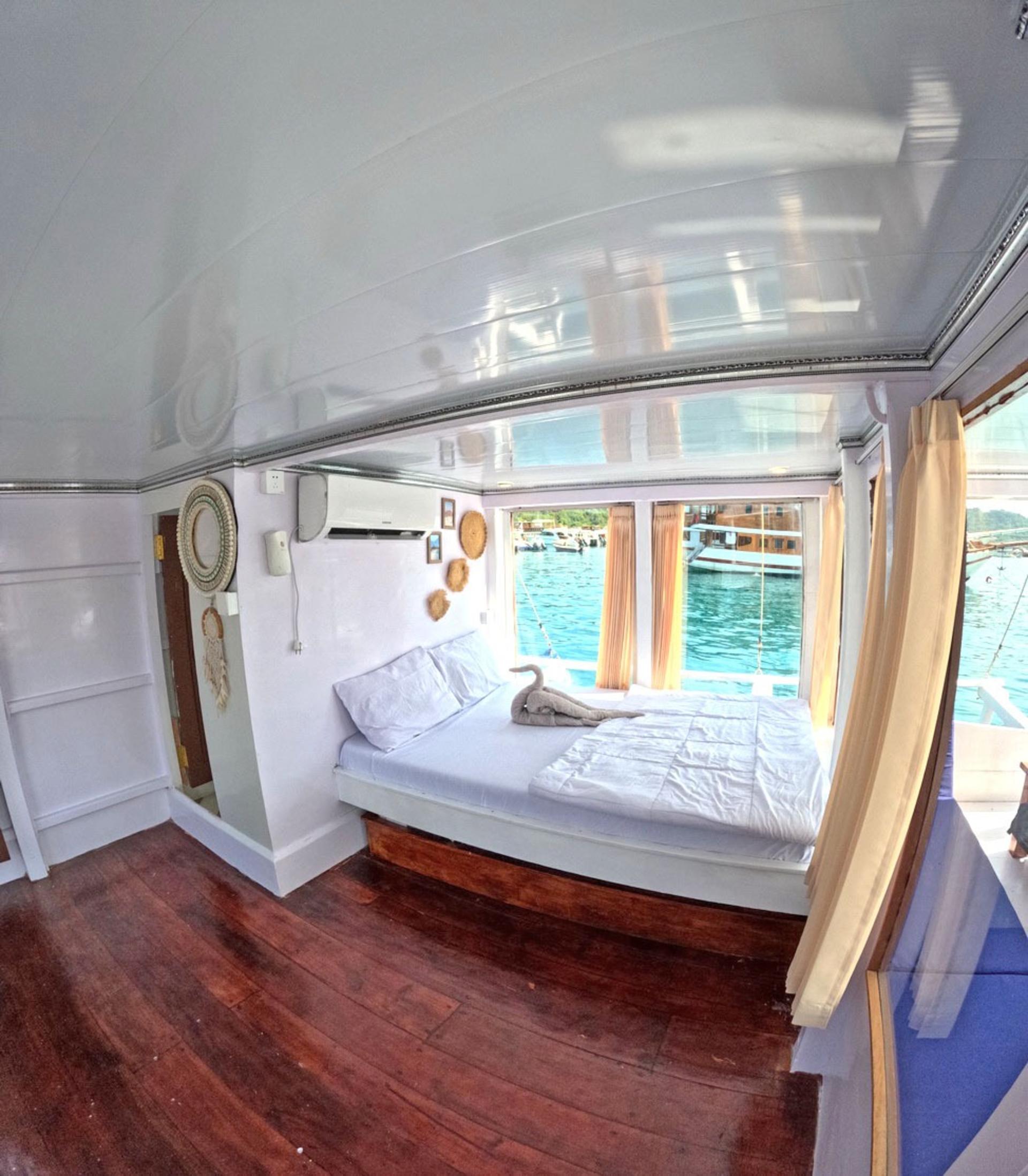 [Standard Phinisi] 3D2N Phinisi Sailing Liveaboard from Labuan Bajo - Thumbnail 19