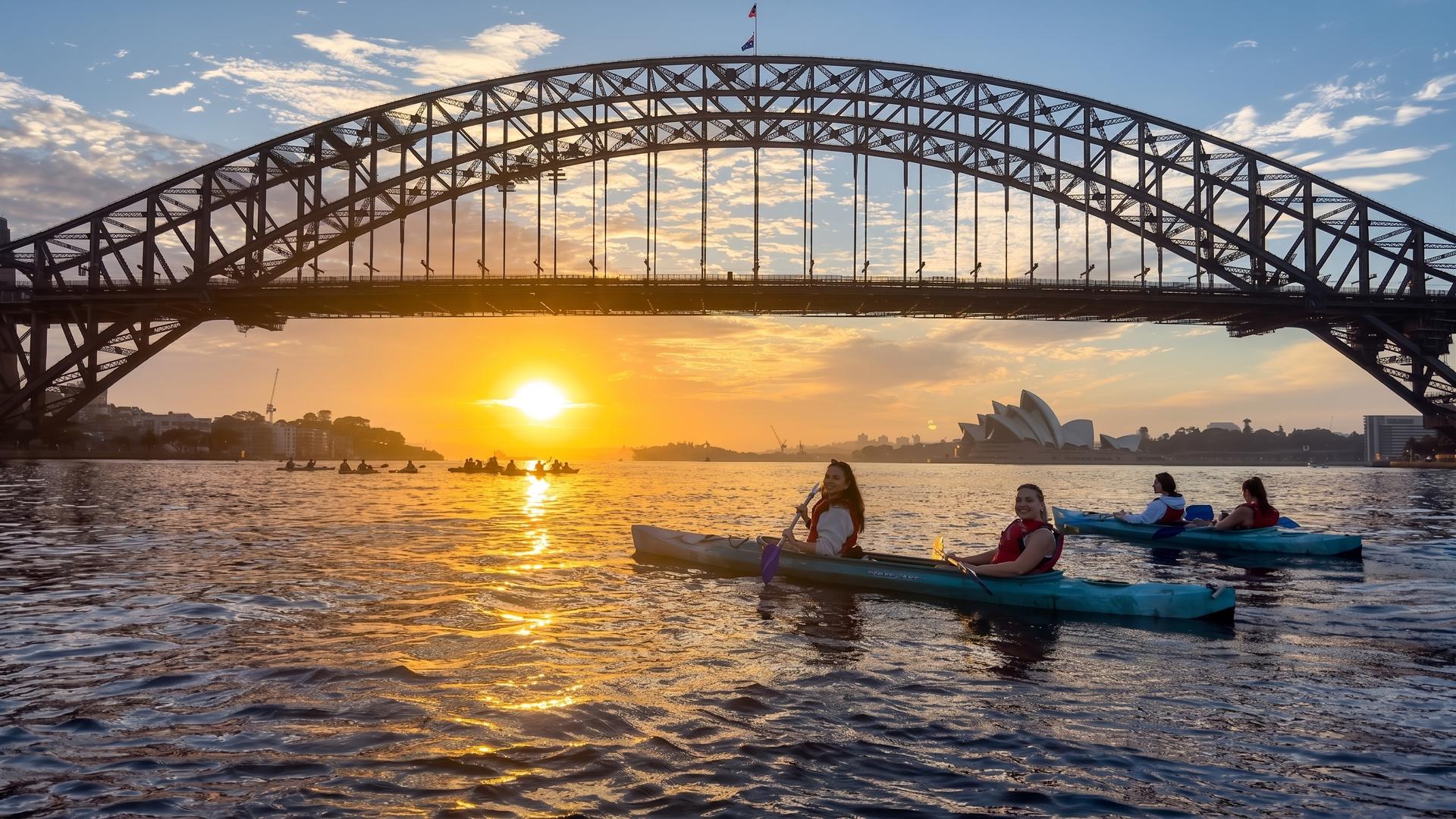 Sydney Sunrise Small-Group Kayak Tour: Harbour Bridge, Opera House - Thumbnail 12