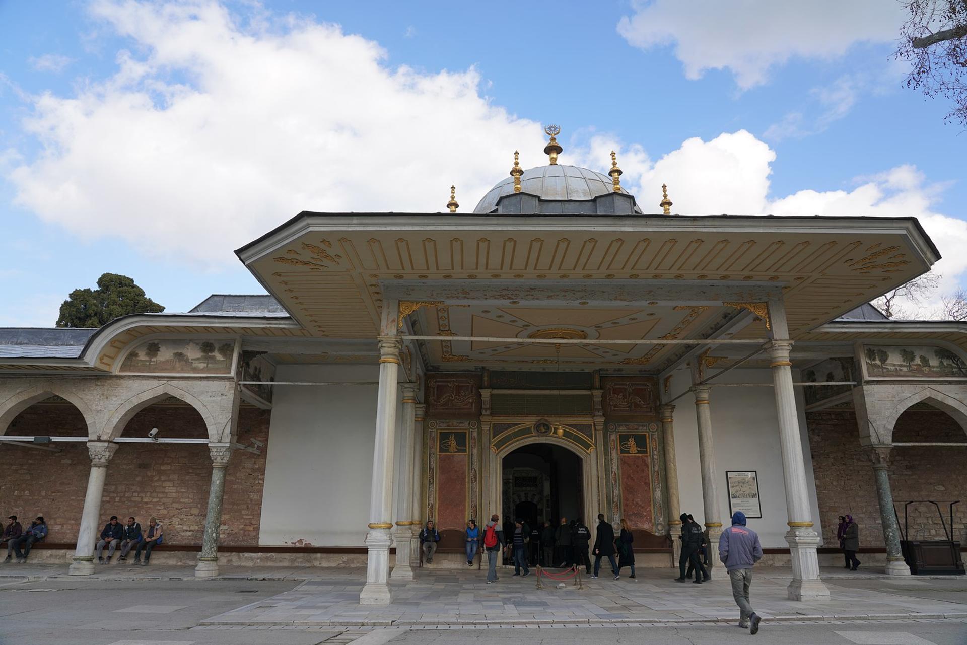 Hagia Sophia & Topkapi Palace & Basilica Cistern Combo Tickets - Thumbnail 4
