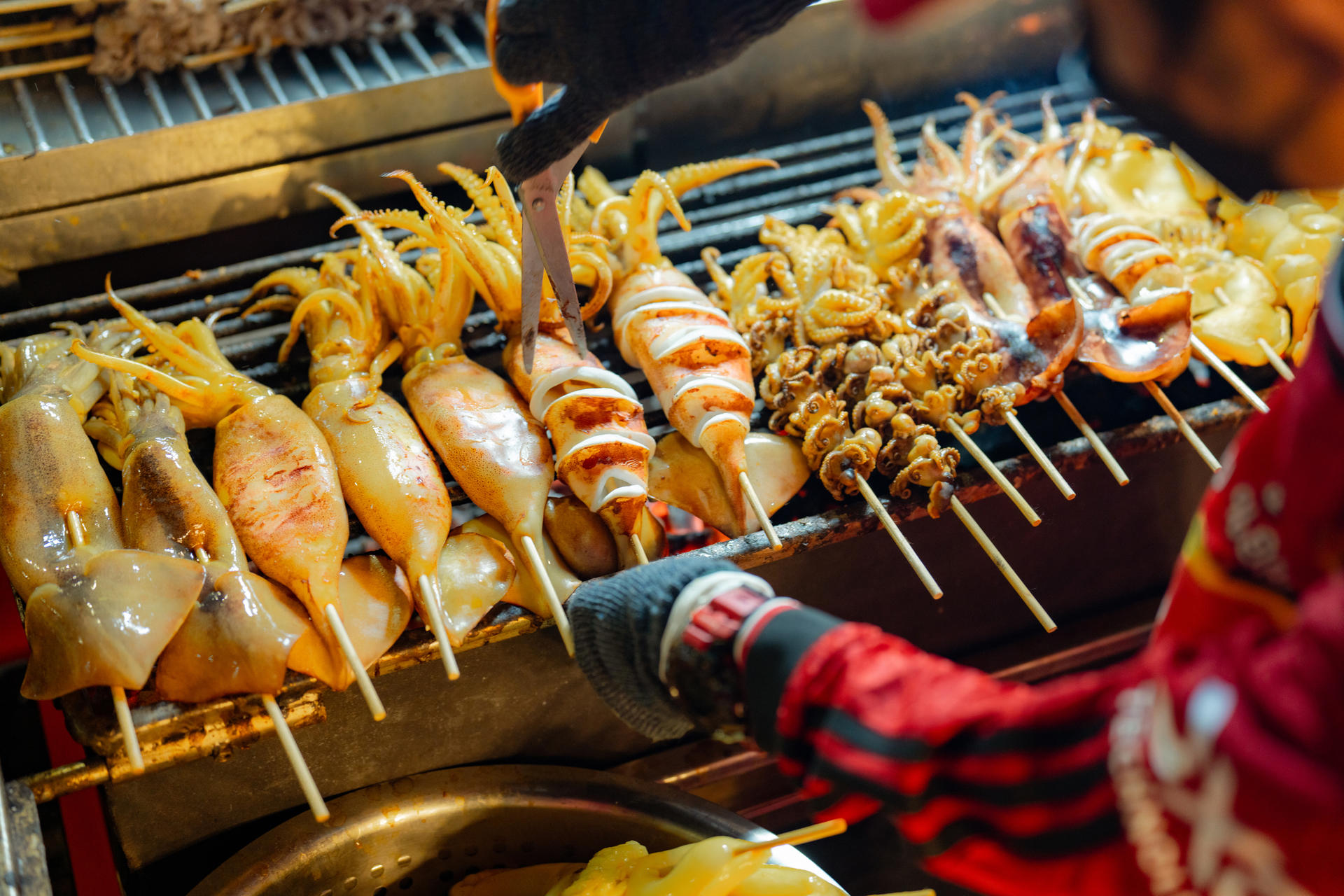Bangkok Foodie Night Tuk Tuk Tour in Chinatown - Thumbnail 7