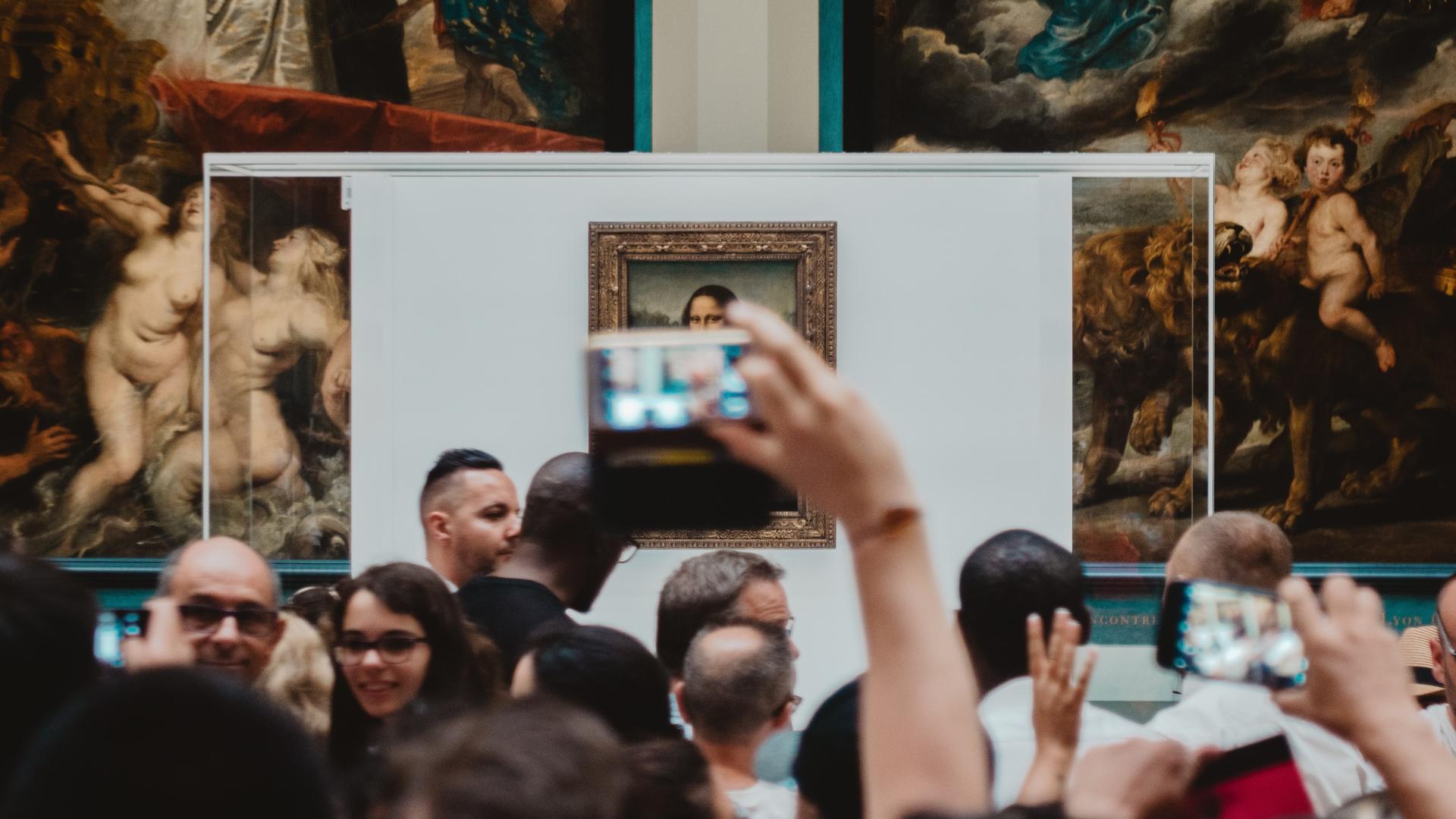 Louvre Museum and Seine River Cruise Tour - Thumbnail 14