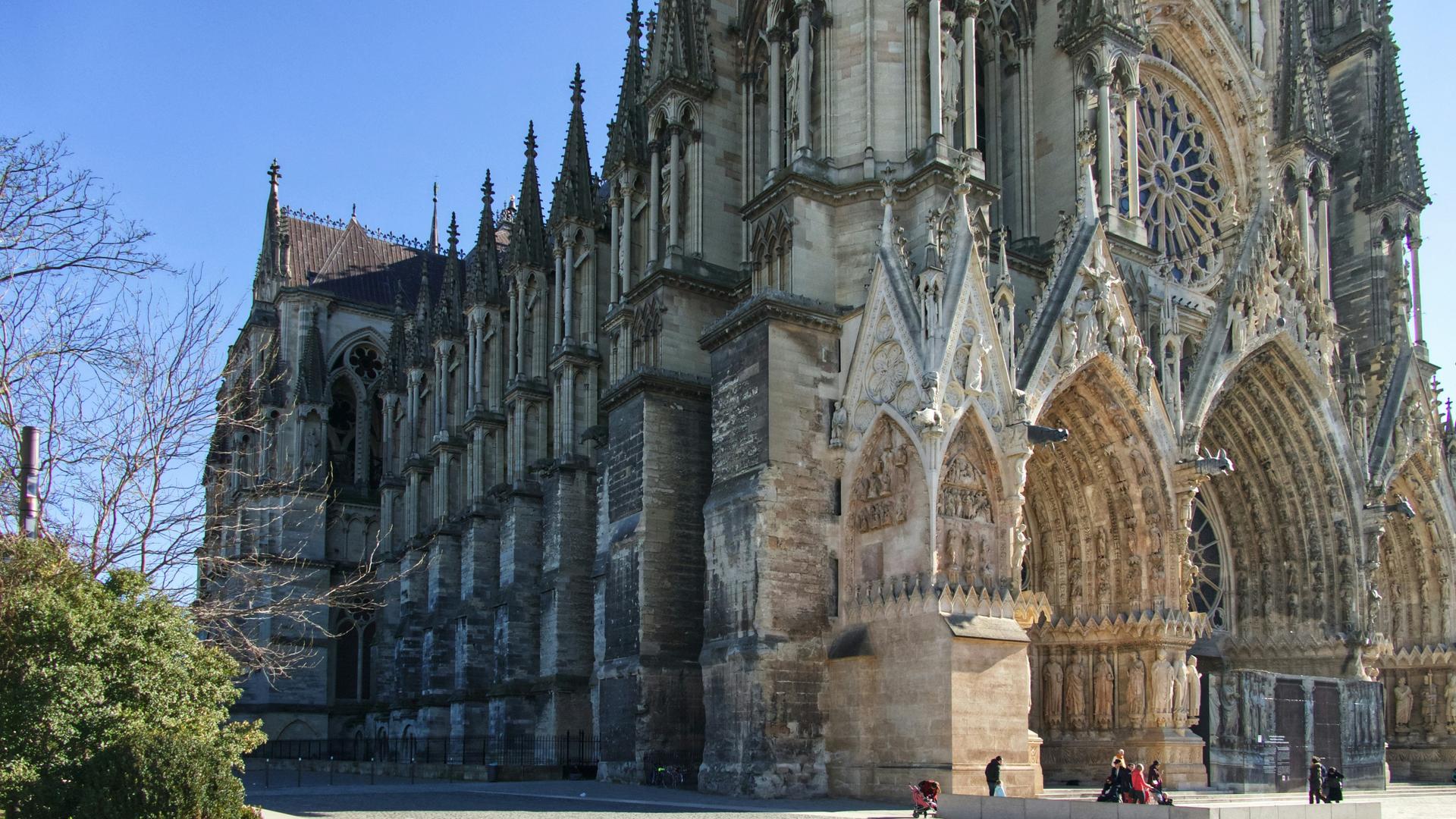 Reims: Self guided tour of Cathedral of Notre Dame de Reims - Thumbnail 2