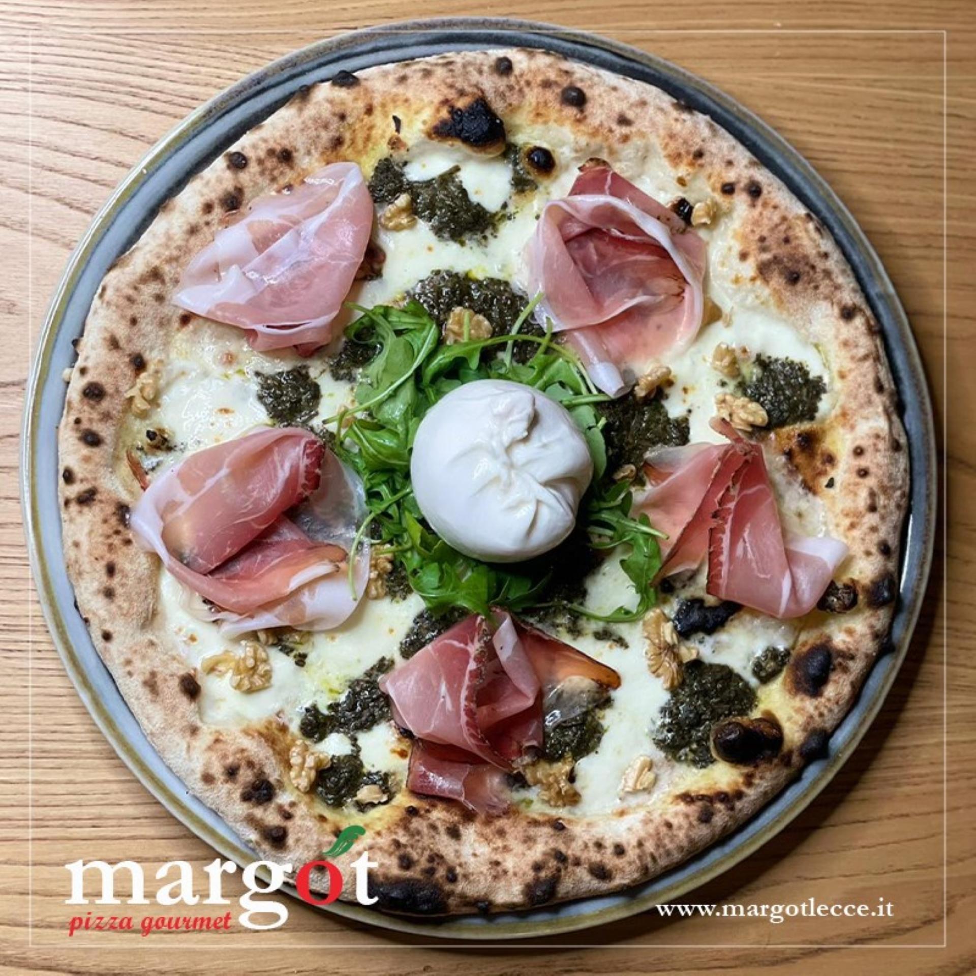 Gourmet Pizza Experience with Drinks and Dessert in Lecce - Thumbnail 55