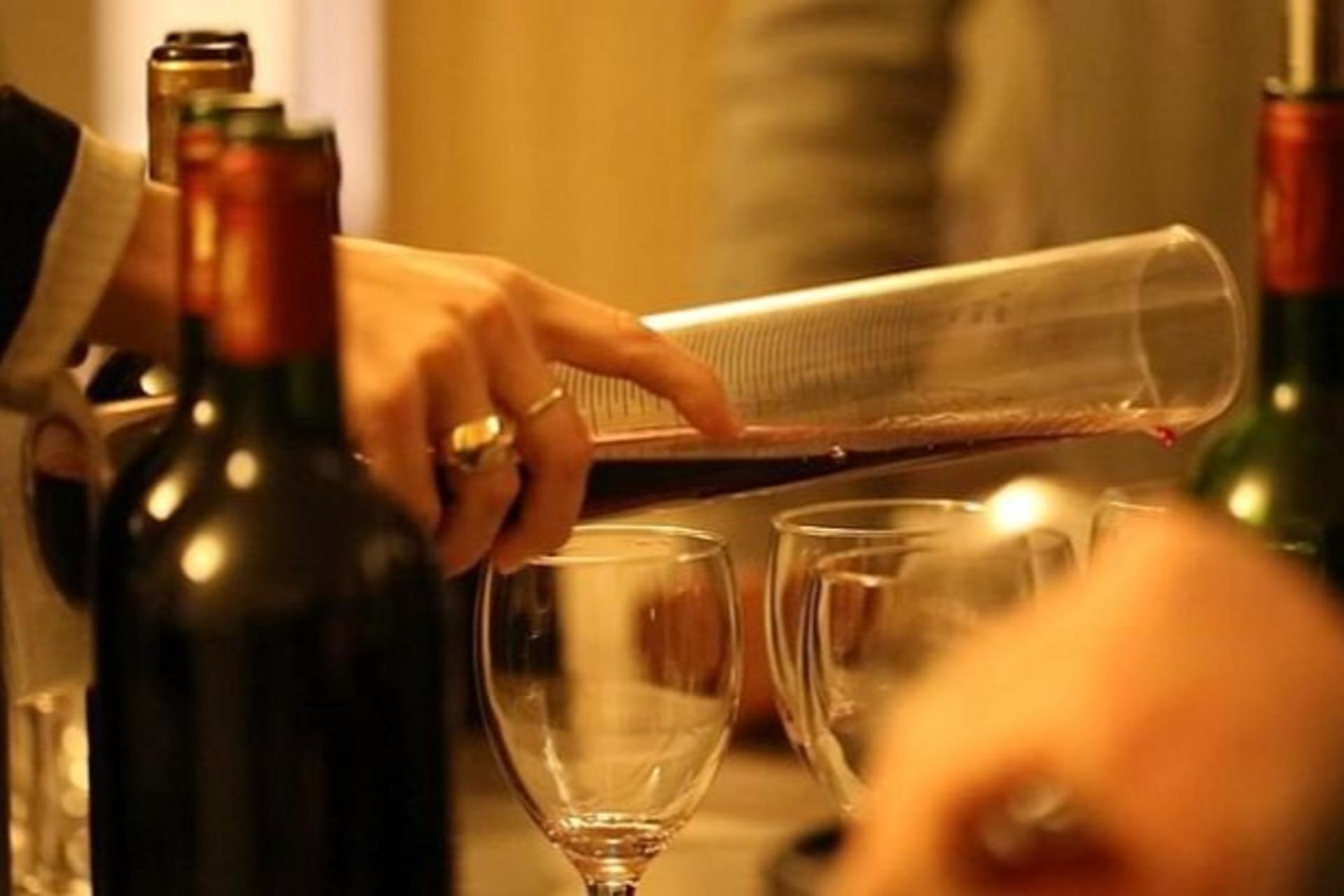 Wine blending workshop in Bordeaux - Thumbnail 2
