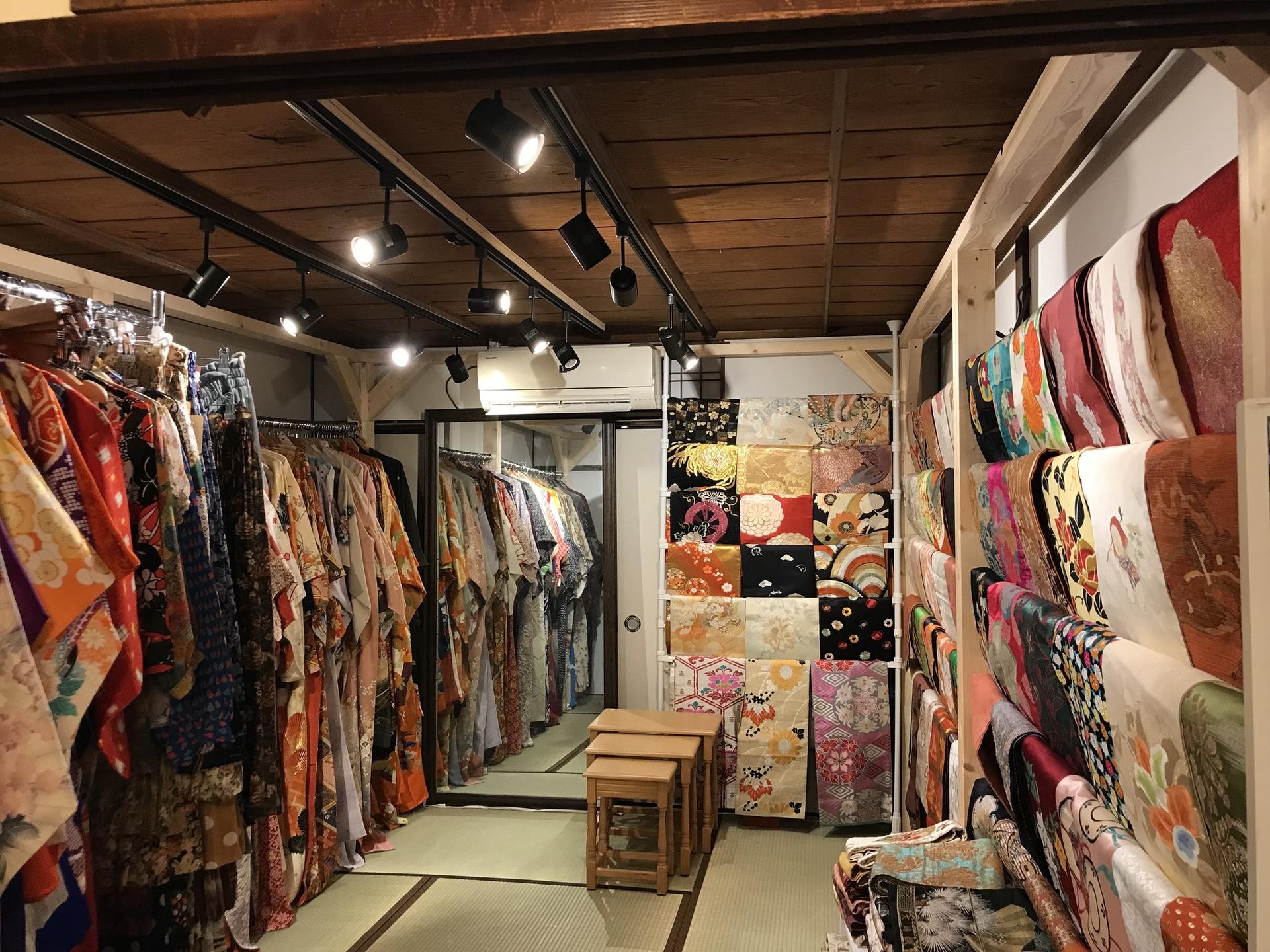 Kyoto 100% Pure Silk Kimono Experience - Thumbnail 3