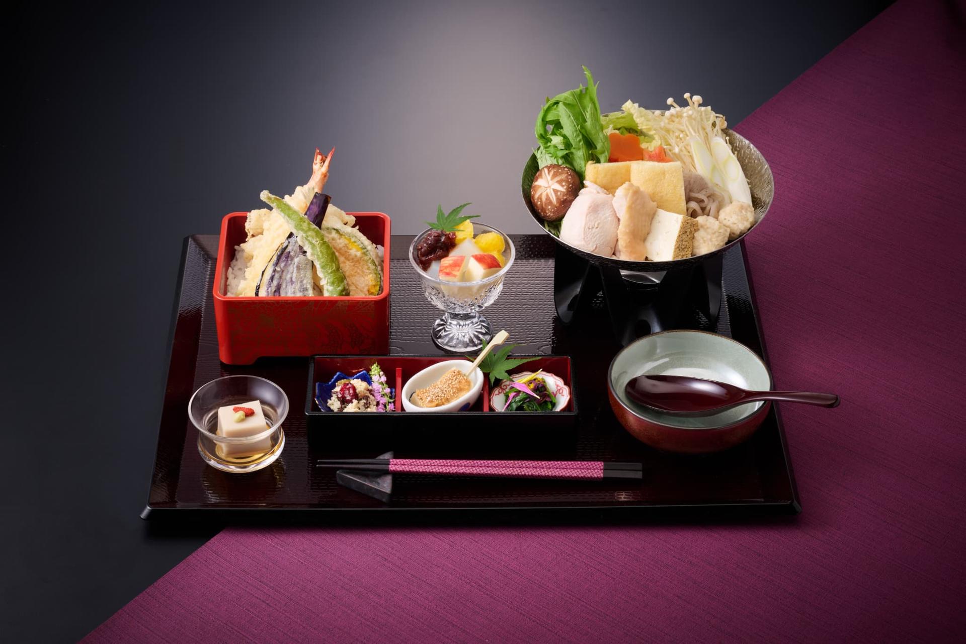 Sumo Show with Traditional Meal Course at HIRAKUZA GINZA TOKYO - Thumbnail 19