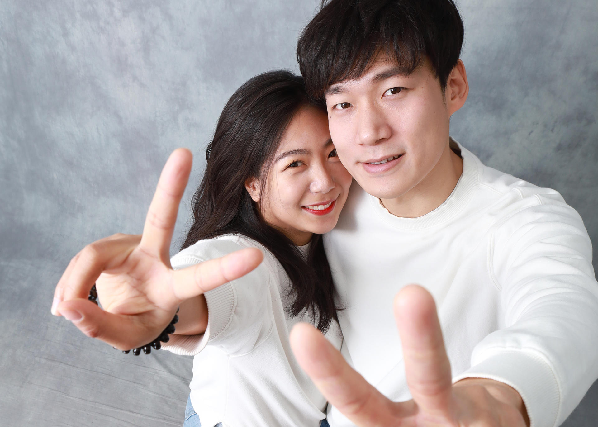 Korean Style Studio Photoshoot in Bukchon - Thumbnail 11