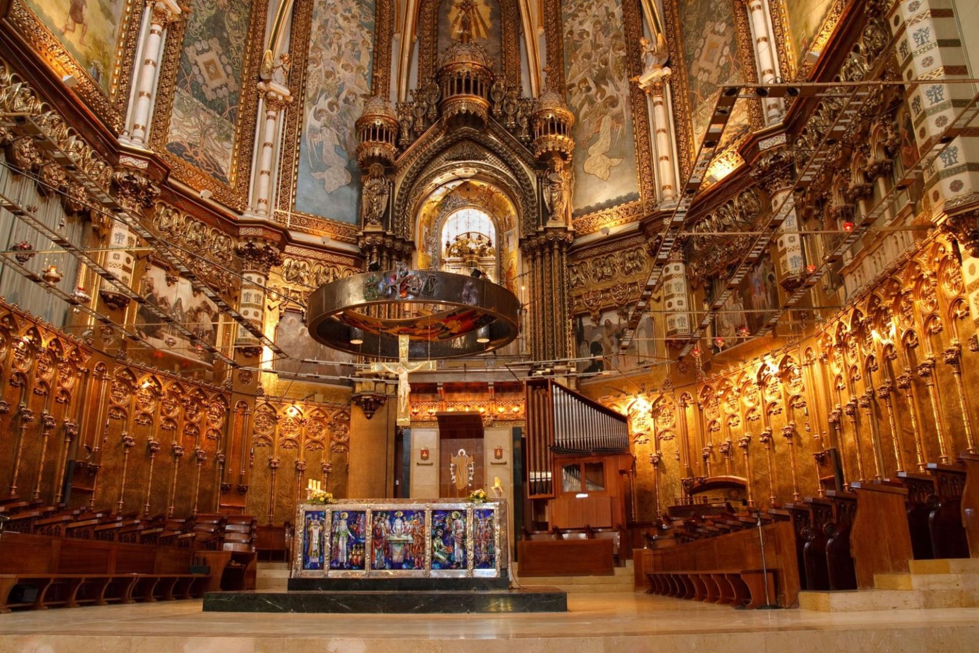 Montserrat and Sagrada Familia Tour in Barcelona - Thumbnail 3
