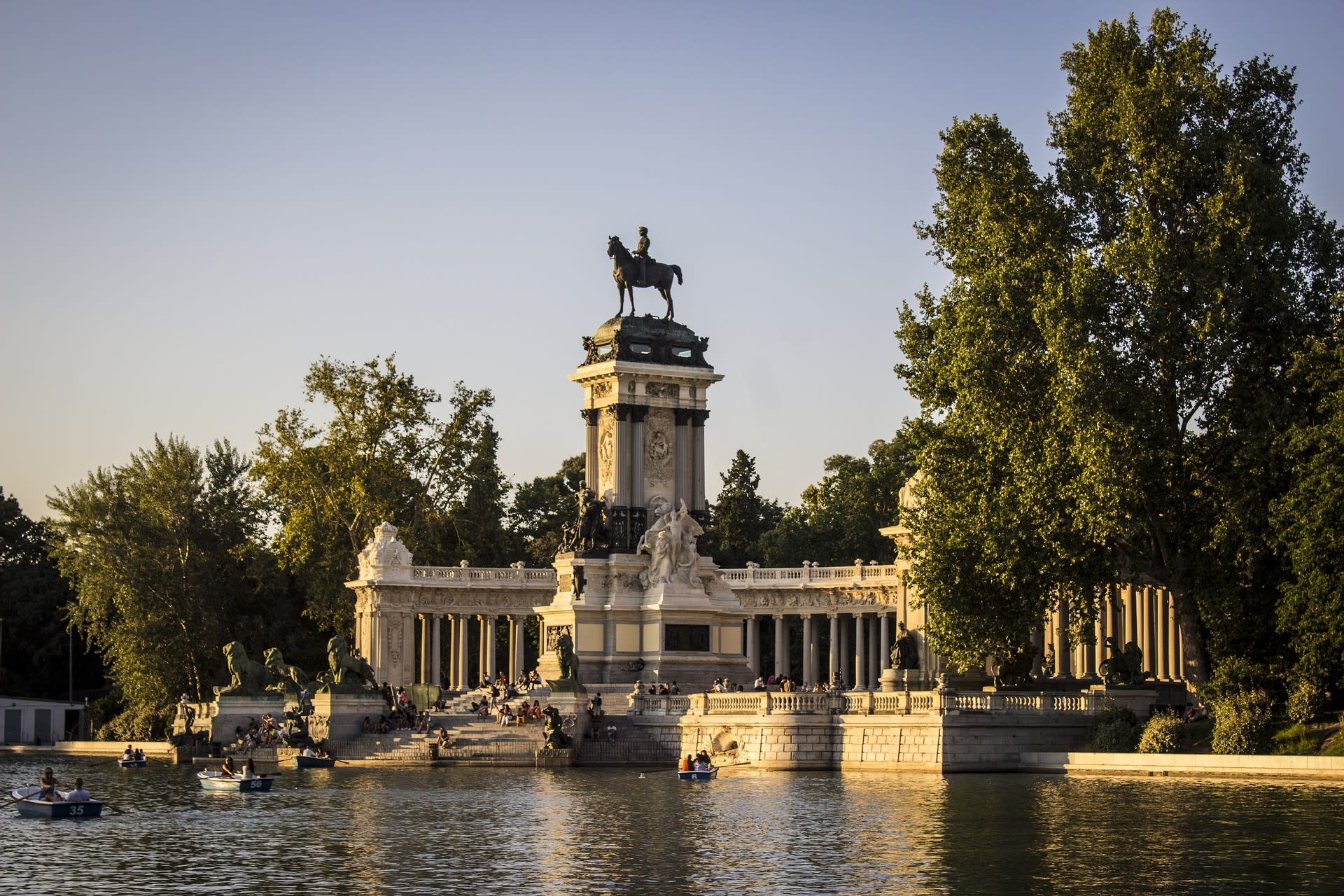 El Retiro Park Guided Walking Tour in Madrid - Image 1