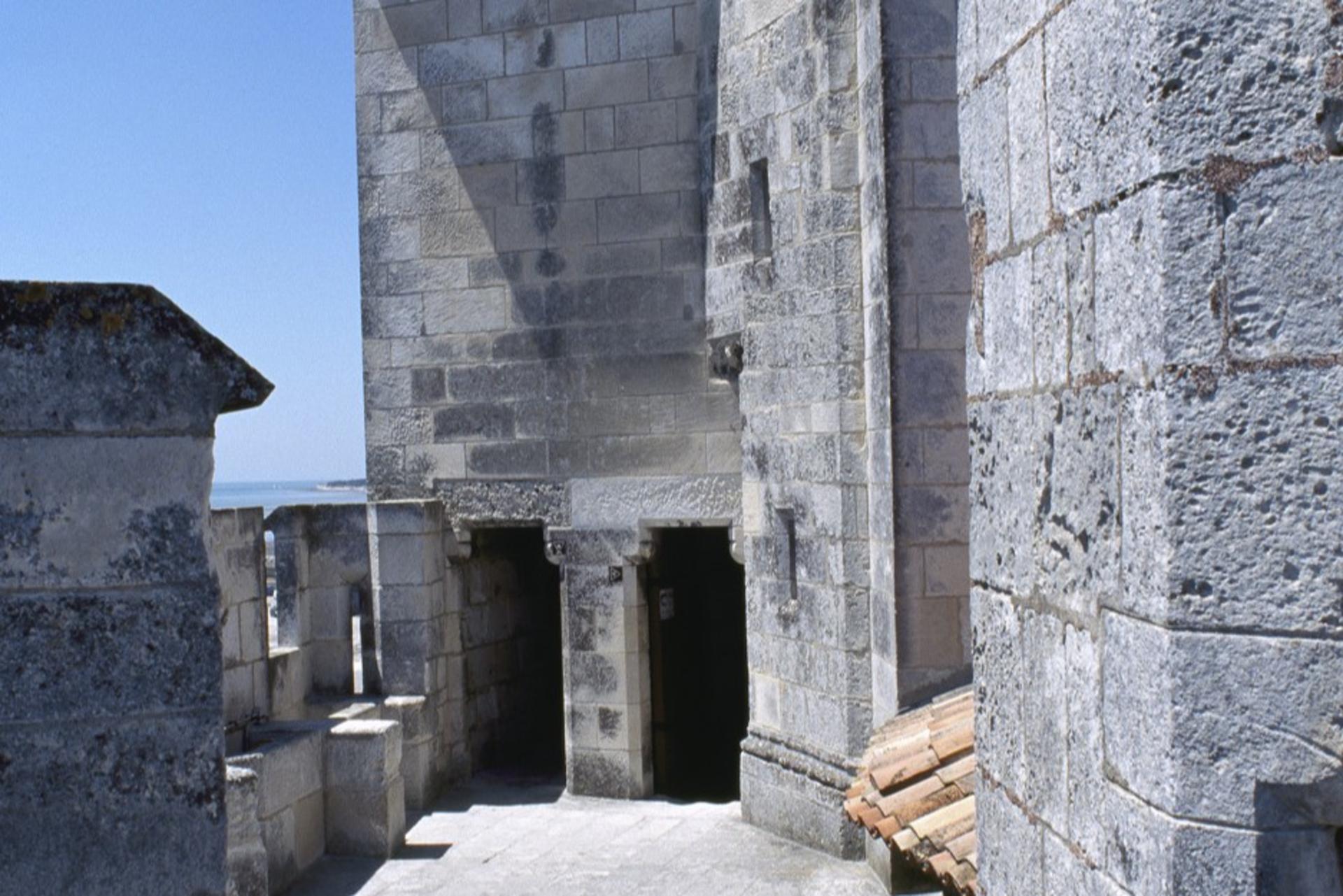 La Rochelle Towers Ticket in France - Thumbnail 2