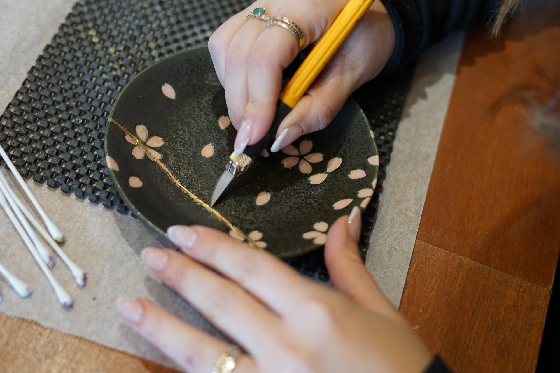 Kyoto: Kintsugi Workshop in Gion - Japanese Gold Repair - Thumbnail 6