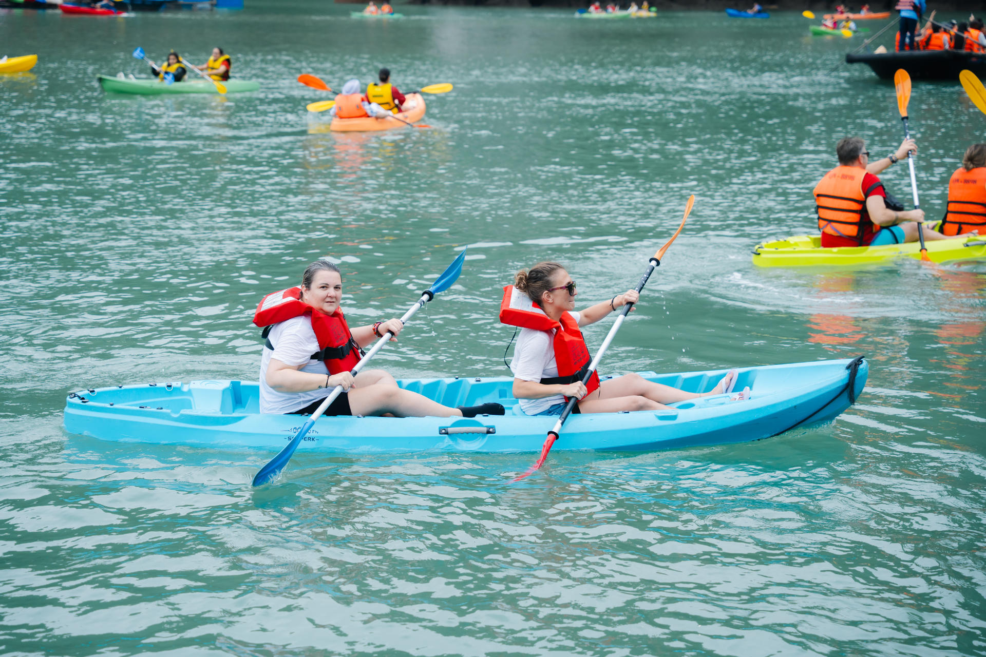 Du Yen 2D1N Luxury Cruise: Ha Long Bay with Sung Sot & Ti Top - Thumbnail 18