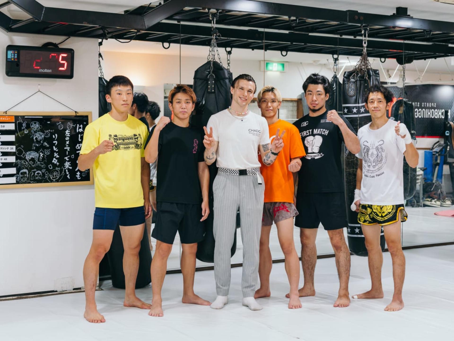 [Experience Tours Osaka]: Kickboxing with Pro Fighters - Thumbnail 22