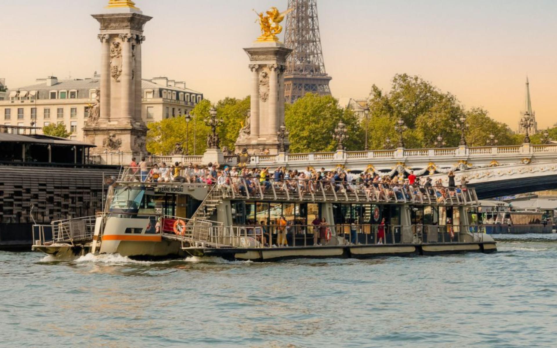 Montmartrain and Seine River Cruise Tour - Image 1