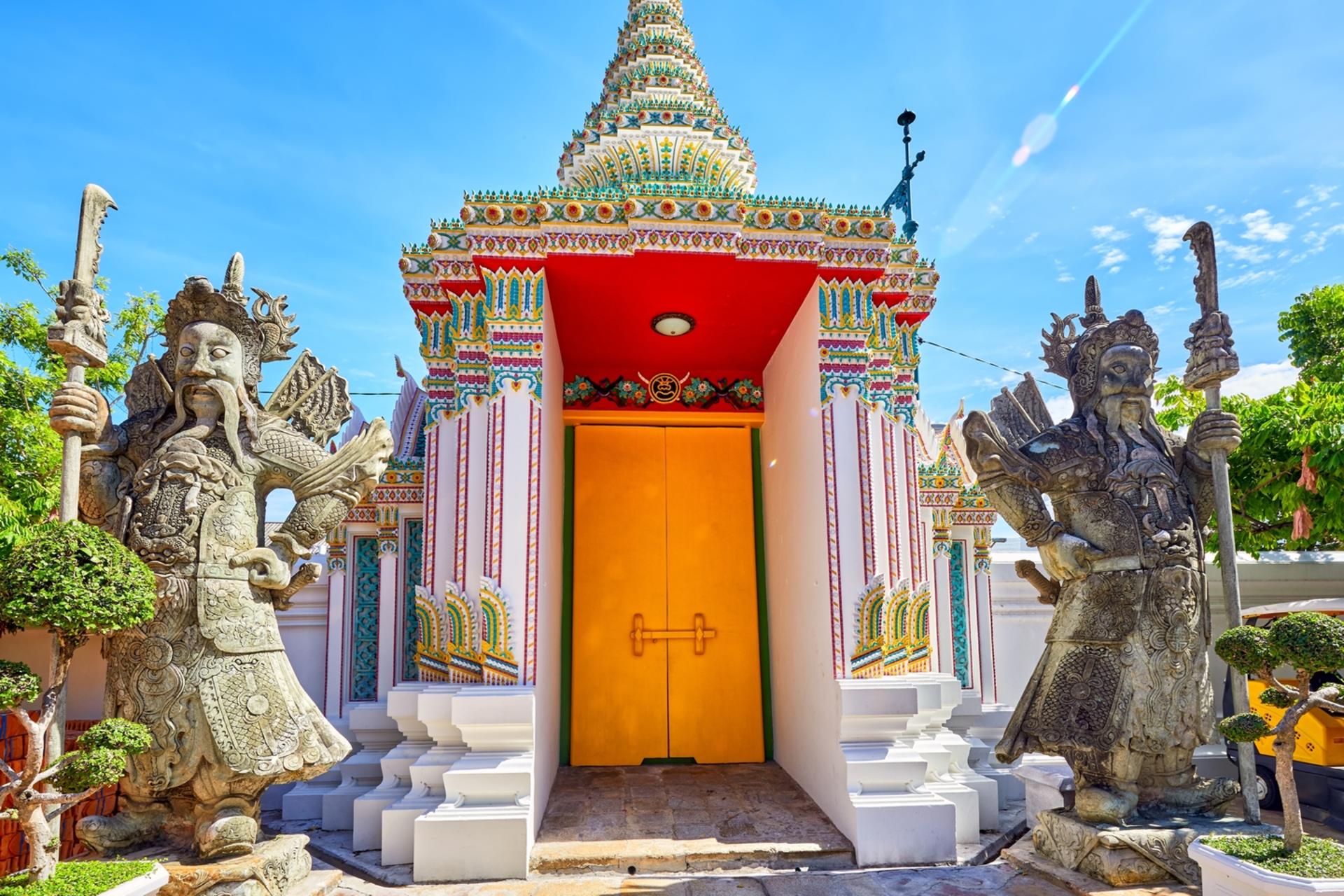 Wat Pho and Wat Arun Guided Half Day Walking Tour - Thumbnail 9