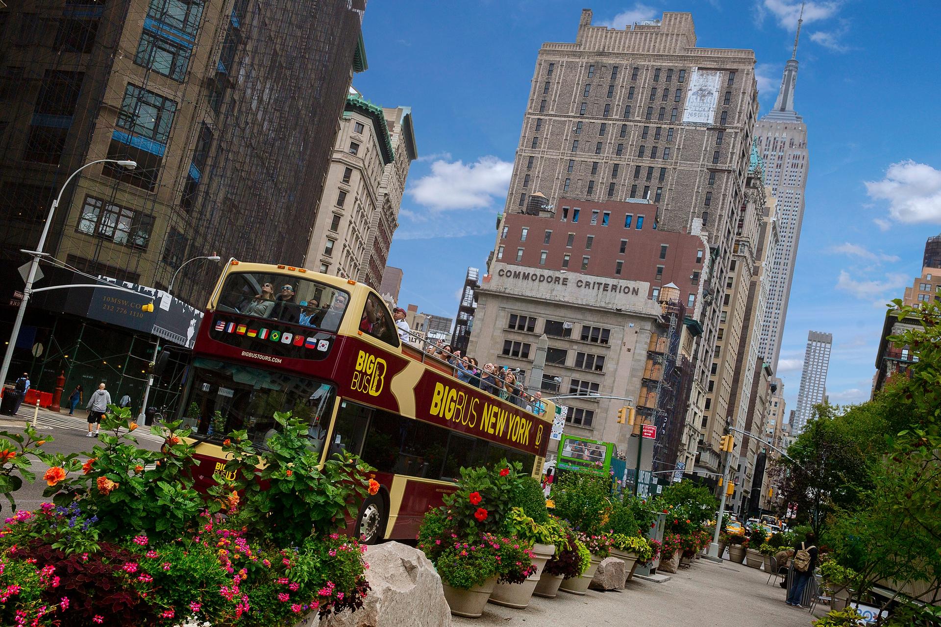 New York Hop-On Hop-Off Bus, Empire State & Statue of Liberty Tour - Thumbnail 4
