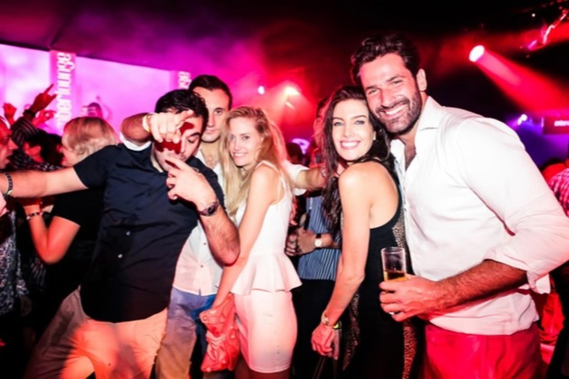 Nightclub Crawl by Party Bus with Free Drinks in Las Vegas - Thumbnail 5