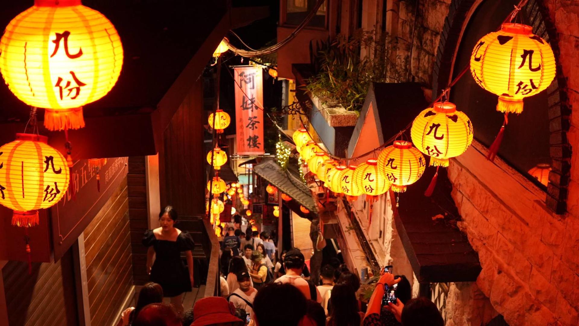 Taipei Jiufen Old Street & Golden Waterfall Day Tour - Image 1