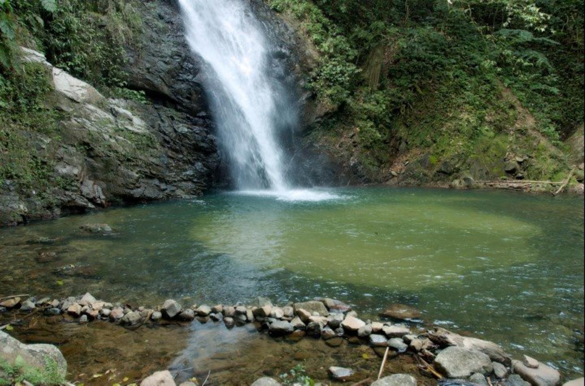 Waterfalls, Fijian Village & Local School Tour with Lunch - Thumbnail 2