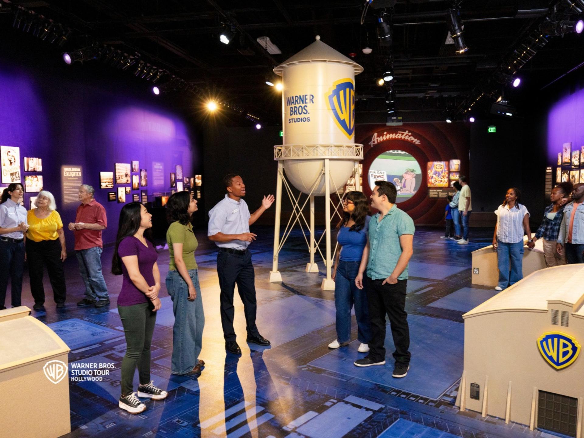 Celebrity Homes & Warner Bros. Studio Tour in Hollywood - Thumbnail 11