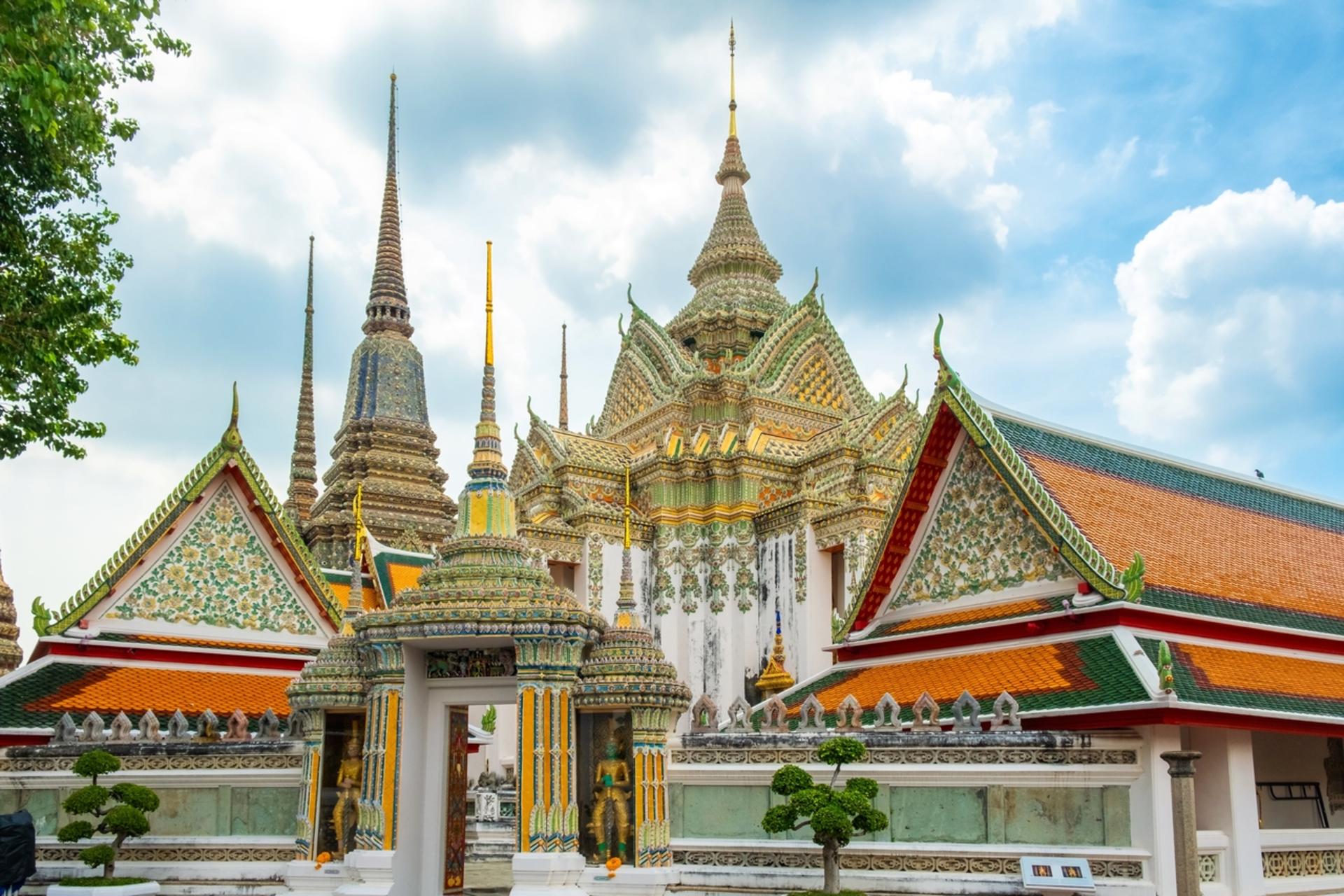 Wat Pho and Wat Arun Guided Half Day Walking Tour - Thumbnail 4