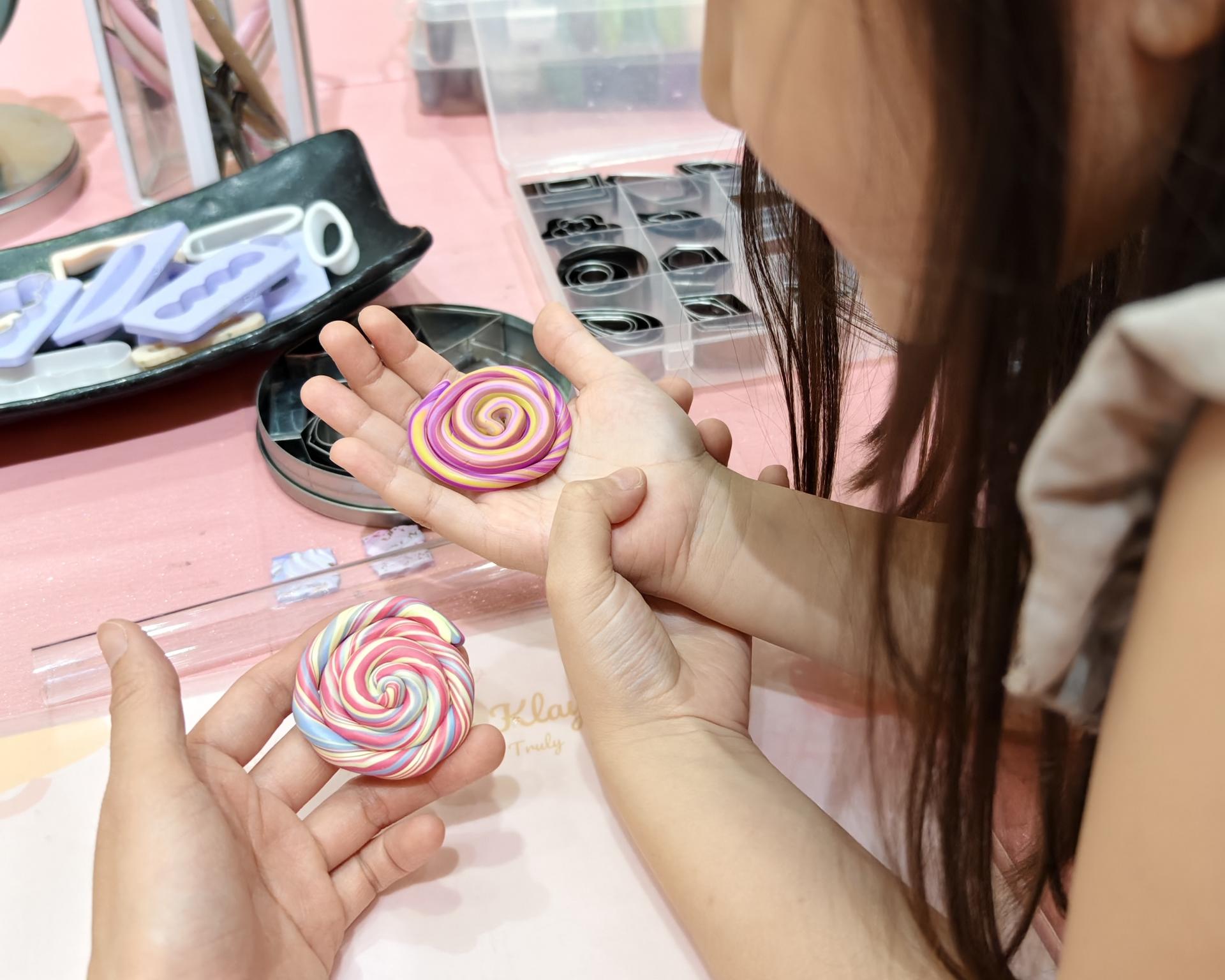 Clay Accessories Workshop Experience by Hands On Klay - Thumbnail 5
