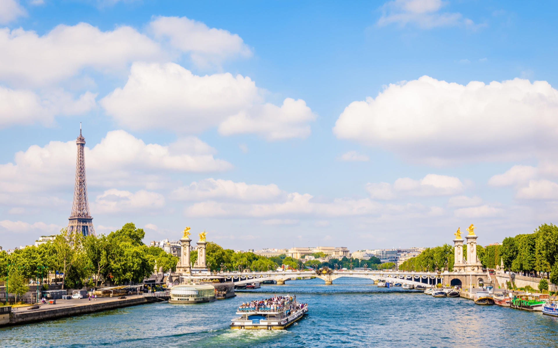 Bateaux Mouches Seine River Cruise in Paris - Thumbnail 2