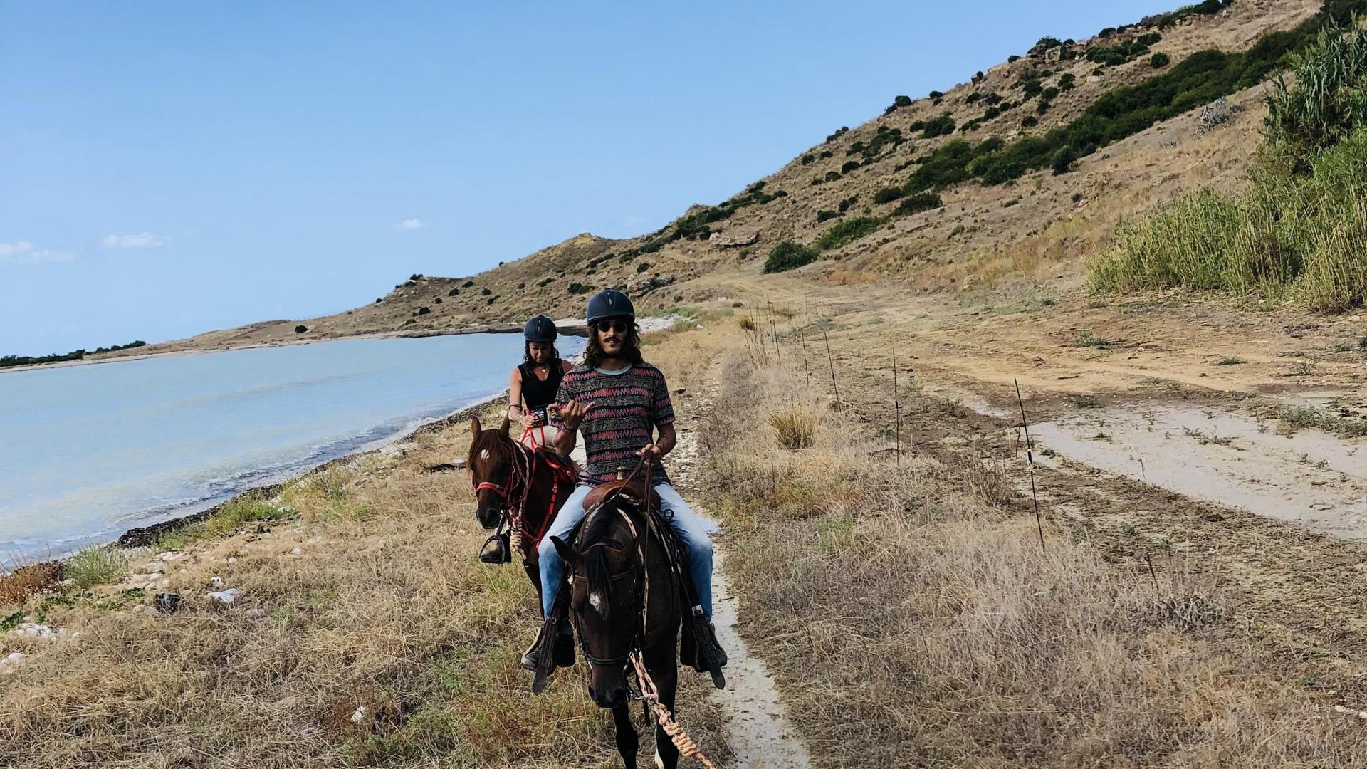 Private horseback riding experience on the beaches of Sciacca - Thumbnail 3