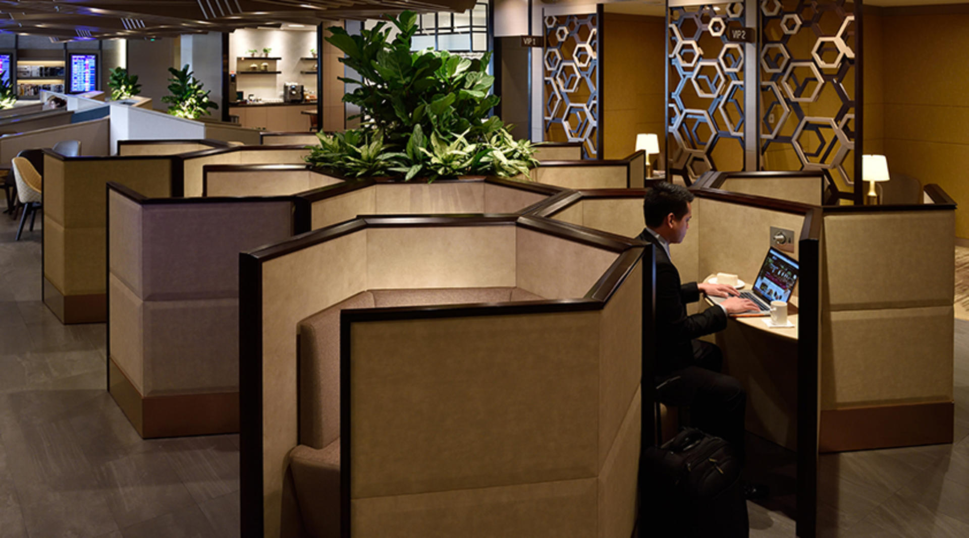 Singapore Changi Airport Lounge Service by Plaza Premium Lounge - Thumbnail 3