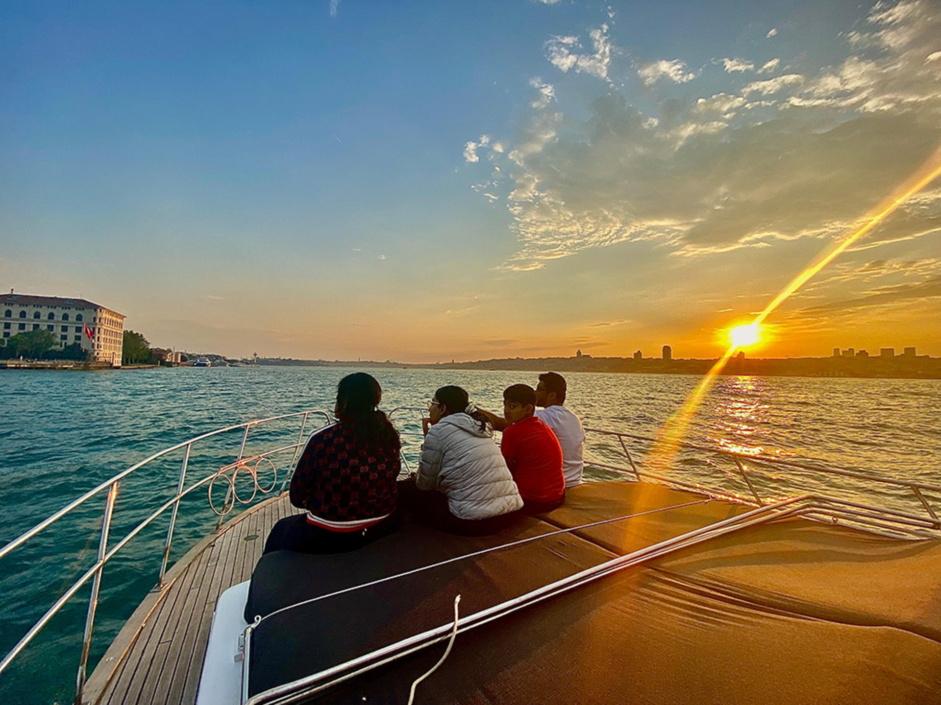 Istanbul Bosphorus Sunset Half-Day Cruise - Thumbnail 11