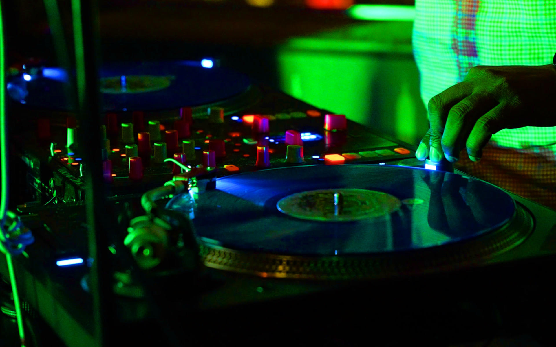 Silent Disco at the Empire State Building Observation Deck - Image 1