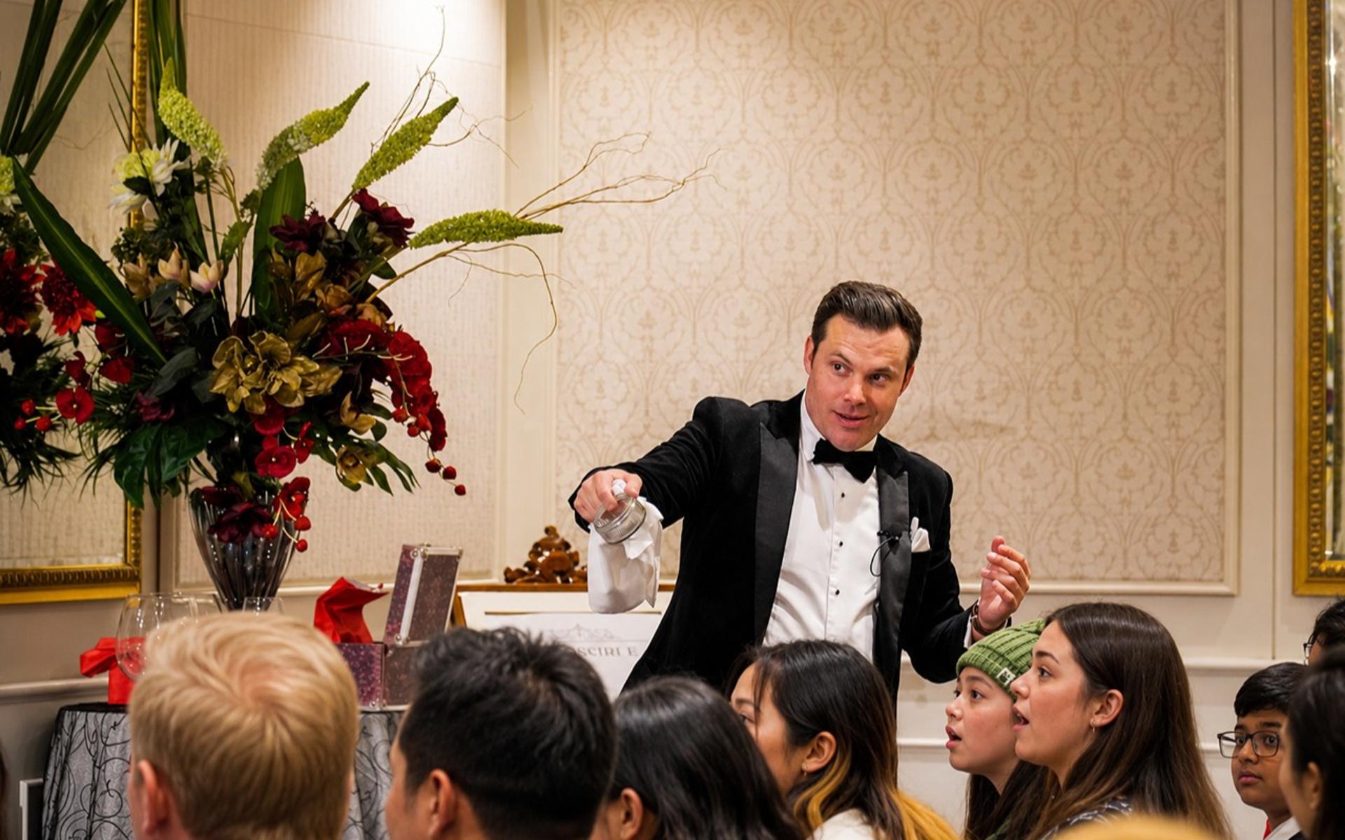 Melbourne Magic Show: Impossible Occurrences at Marriott Hotel - Thumbnail 5