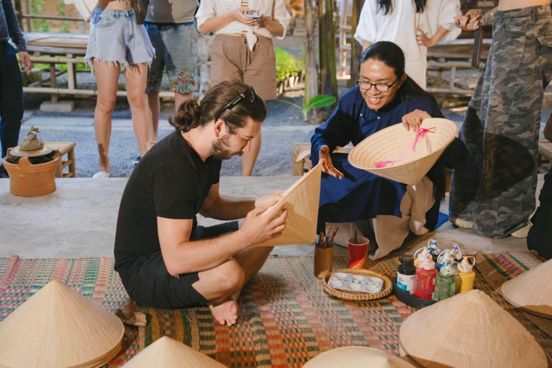 Conical Hat Painting Workshop at Nha Trang Xua with Transfer Option - Thumbnail 7