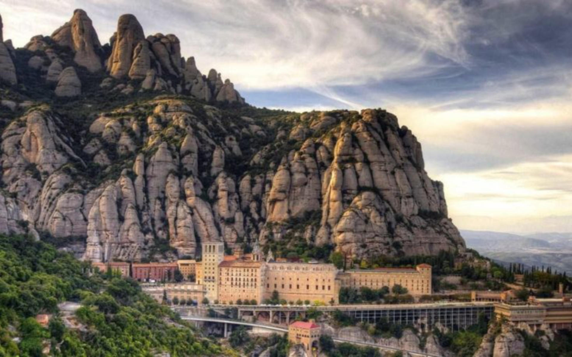 Supercar driving experience to Montserrat Mountain - Thumbnail 5