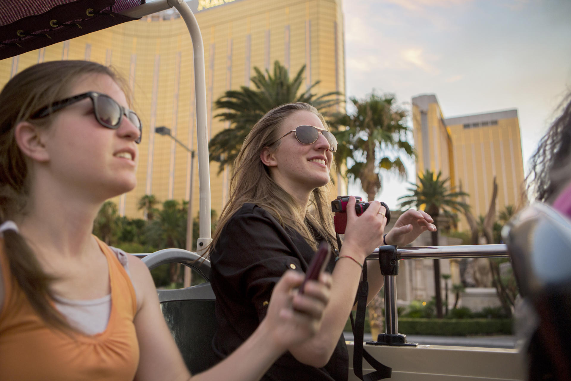 Hop-On Hop-Off Big Bus Las Vegas Tour  - Thumbnail 4