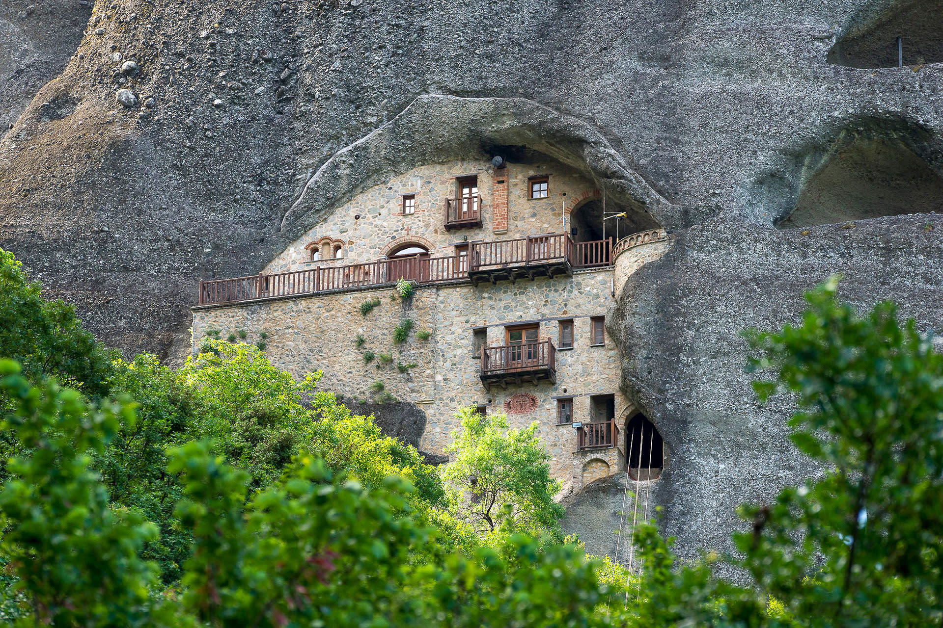 Midday monasteries and hidden caves bus tour in Meteora - Thumbnail 7