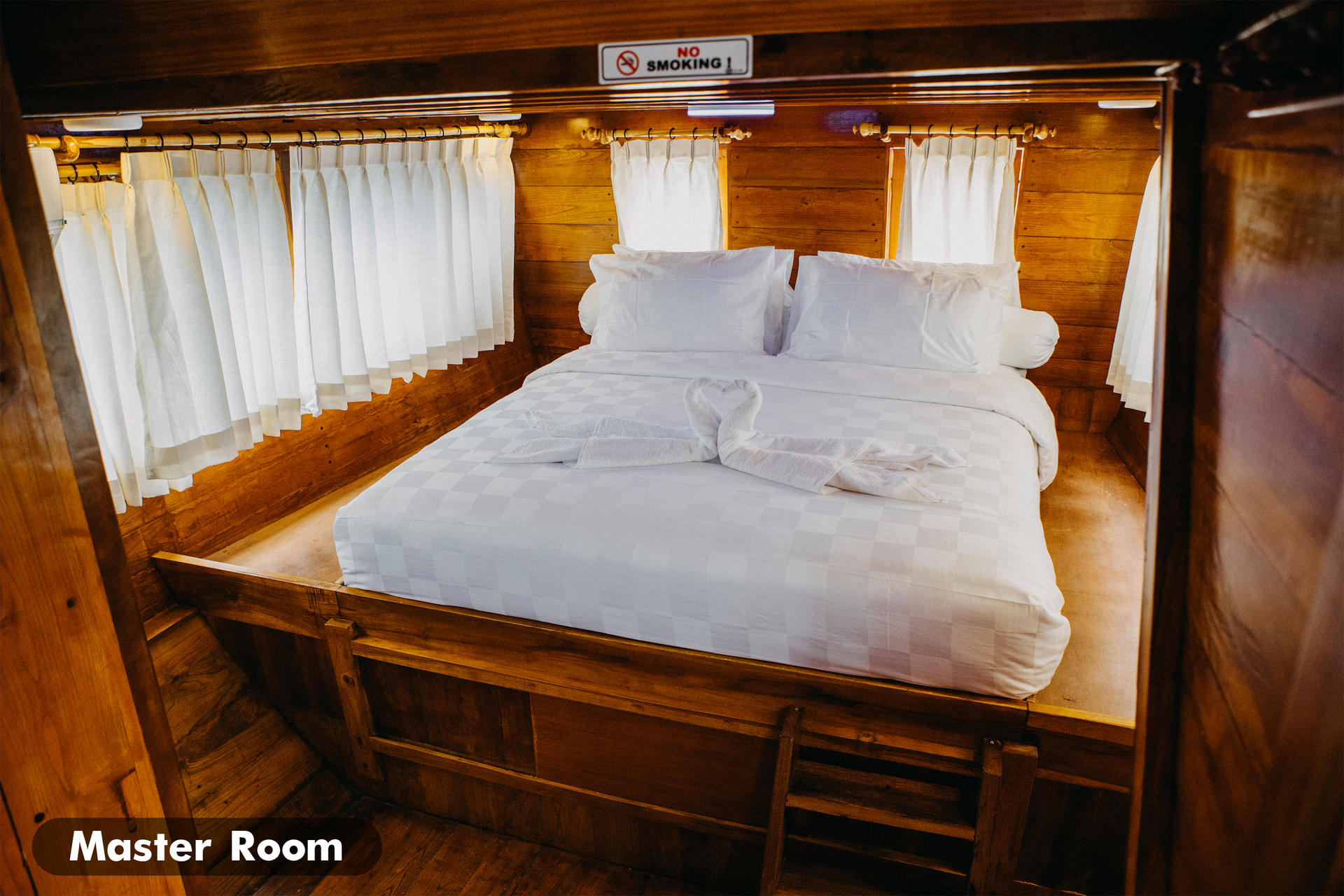 [Deluxe Phinisi] White Pearl 02 Phinisi Liveaboard from Labuan Bajo - Thumbnail 2