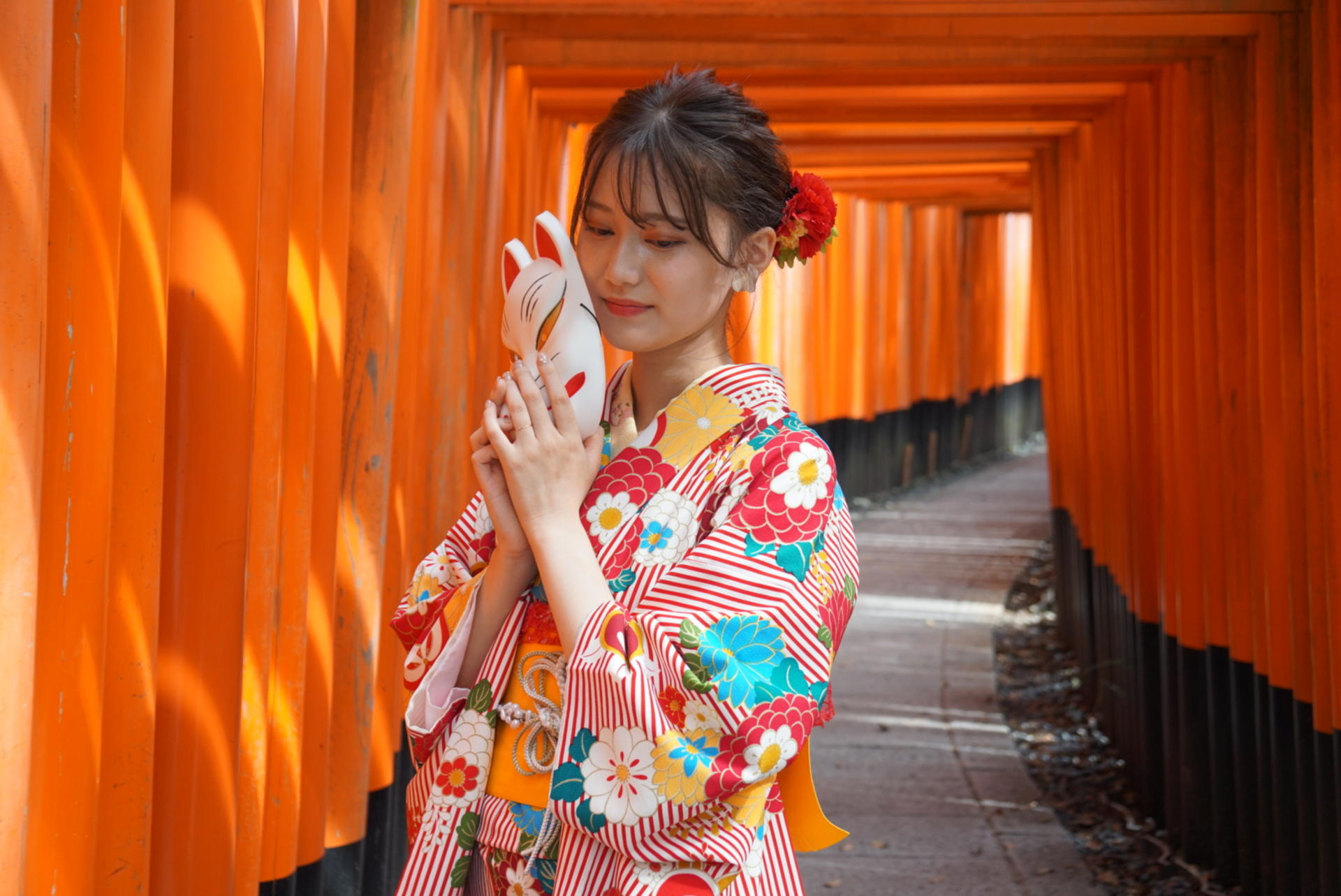Kyoto Aiwafuku Fushimi Inari Store: Explore the Senbon Torii, Kimono Rental + Japanese-style Hair Set with Makeup and Photo Shoot available as optional extras (Aiwafuku Fushimi Inari Store) - Thumbnail 19