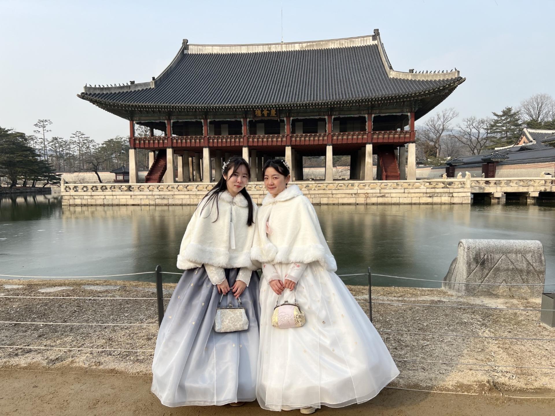 Byulgungteo Hanbok Experience Gyeongbokgung Branch - Thumbnail 19
