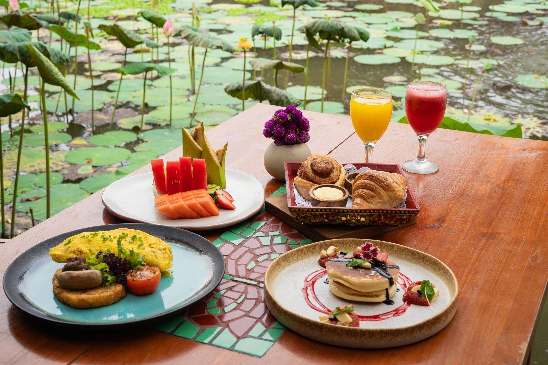 Dining Experience at The Cafe Lotus Ubud - Thumbnail 2