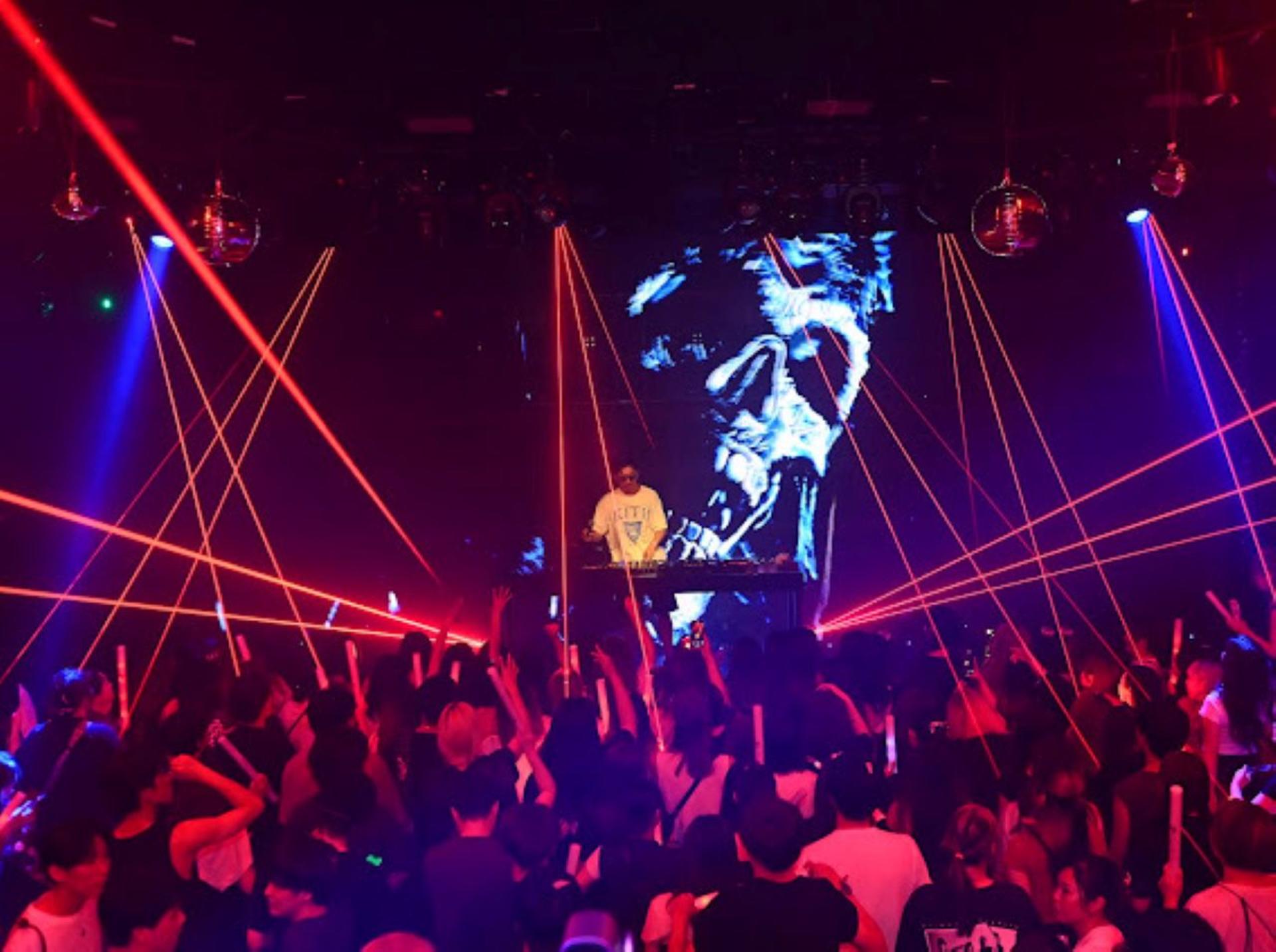 Umeda Osaka | PICCADILLY Live Show & Nightclub Ticket | Shisha & Karaoke - Image 1