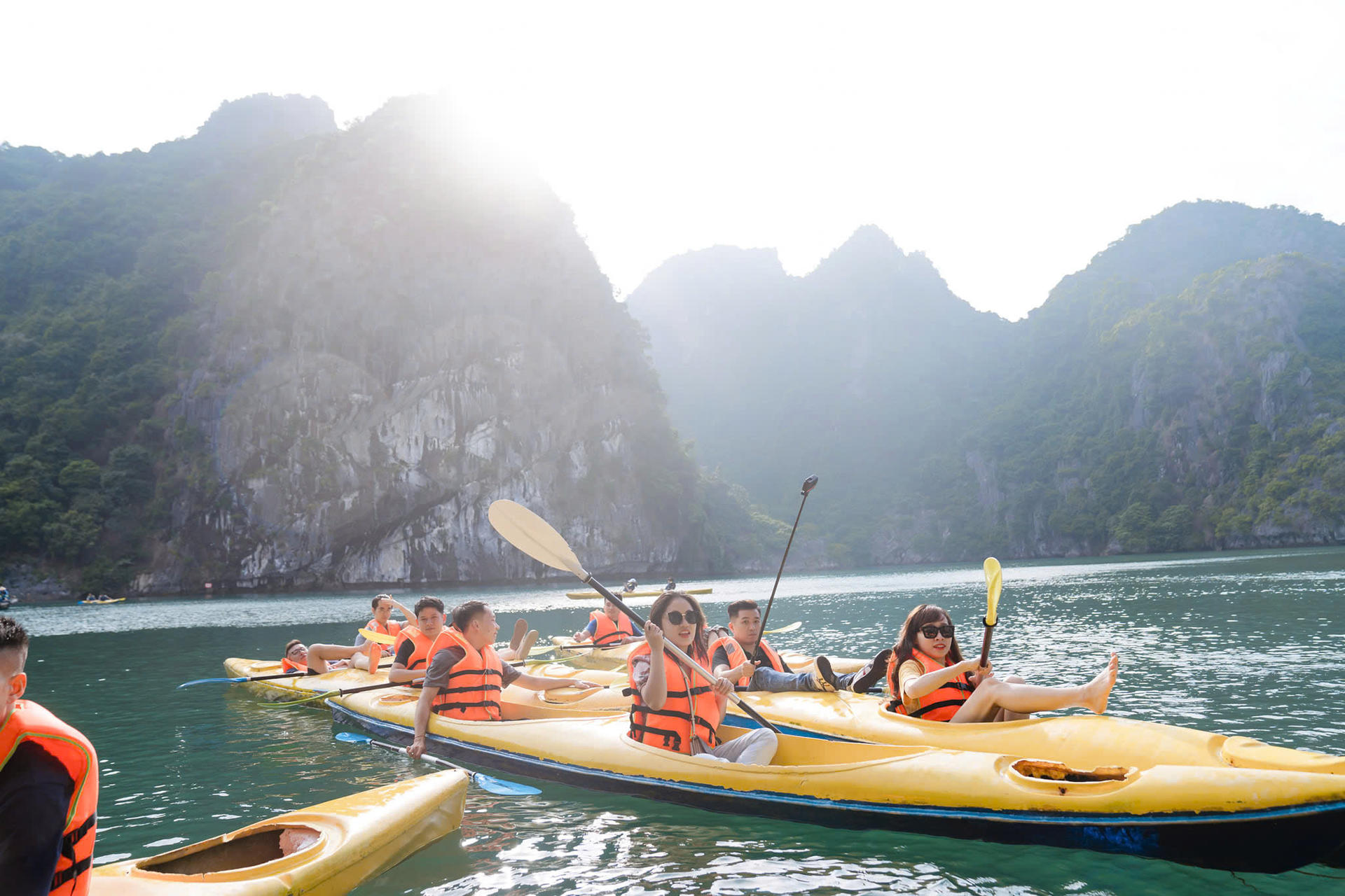 Carnival Luxury Day Cruise: Ha Long Bay with Sung Sot, Titop Island - Thumbnail 9