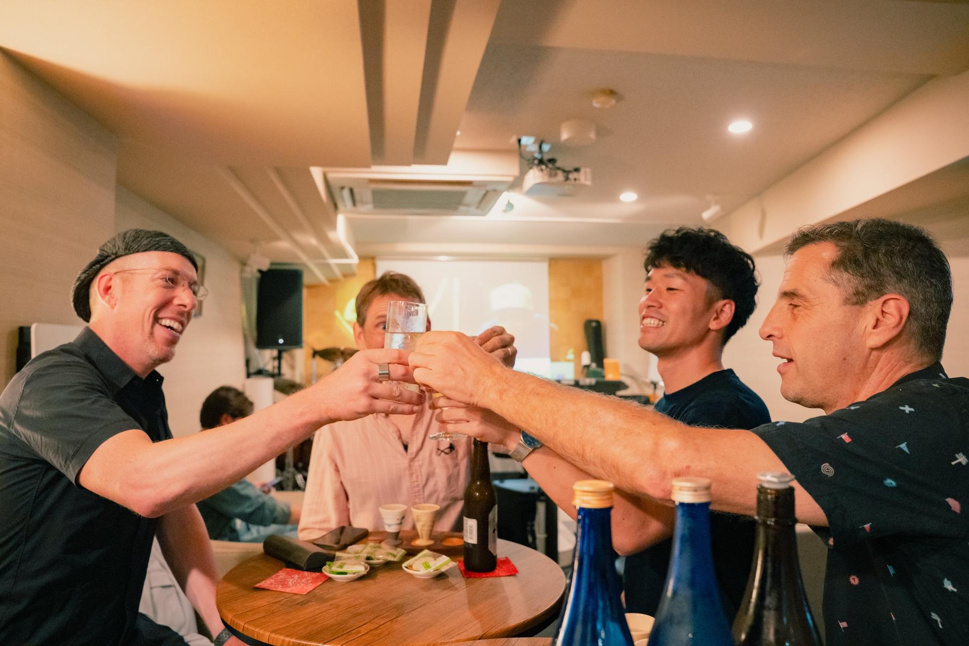 Kyoto Night Pub Crawl: Pontocho & Gion Hidden Alley Bars Tour - Thumbnail 8