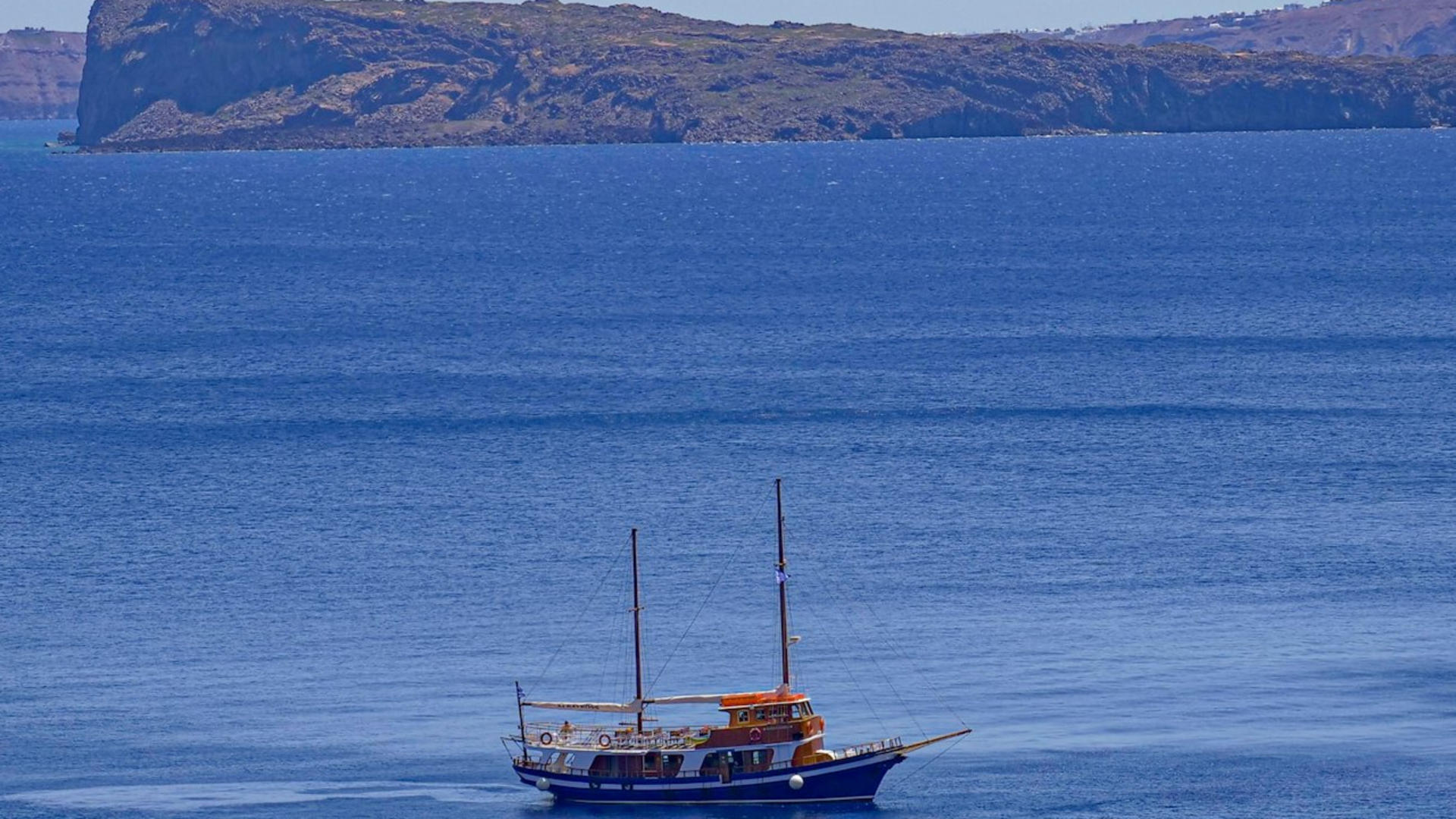 Volcanic Islands Cruise and Hot Springs Tour - Thumbnail 2