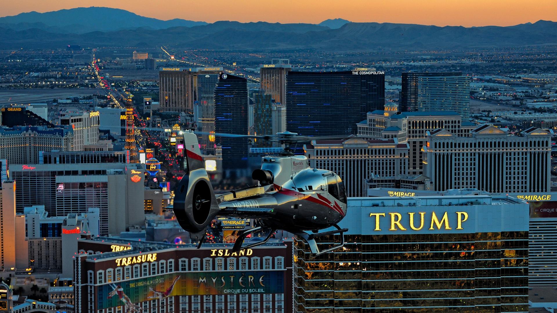 Savory Bites & Neon Lights Food Tour in Las Vegas - Image 1