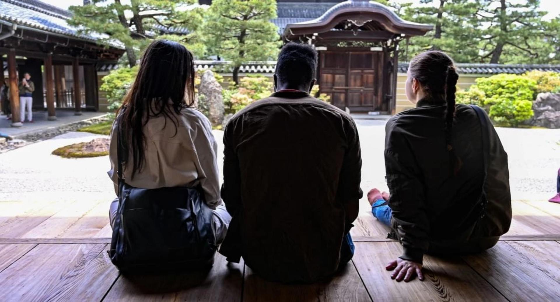 Private Kyoto Gion Highlights & Hidden Gems Tour with Local Guide - Thumbnail 4