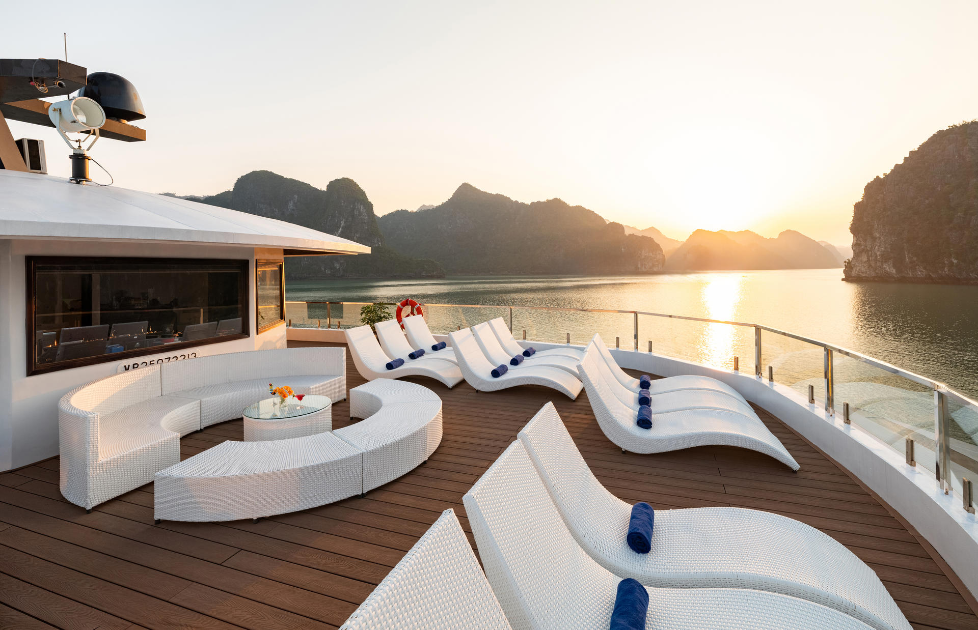 Hera Luxury Day Cruise: Ha Long Bay & Lan Ha Bay Tour - Thumbnail 15