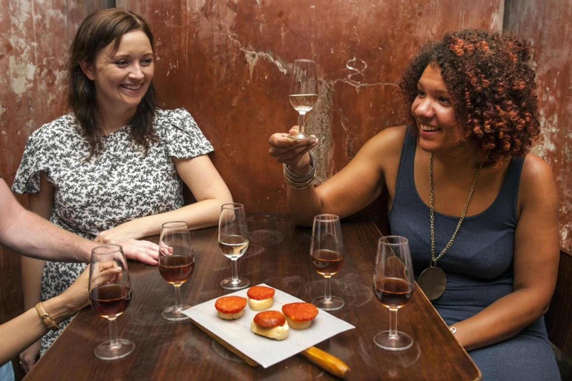 Tapas, Taverns, and History Tour in Seville